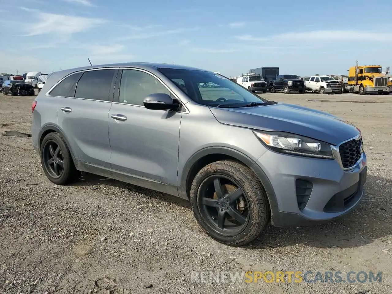4 Photograph of a damaged car 5XYPG4A3XKG604677 KIA SORENTO 2019