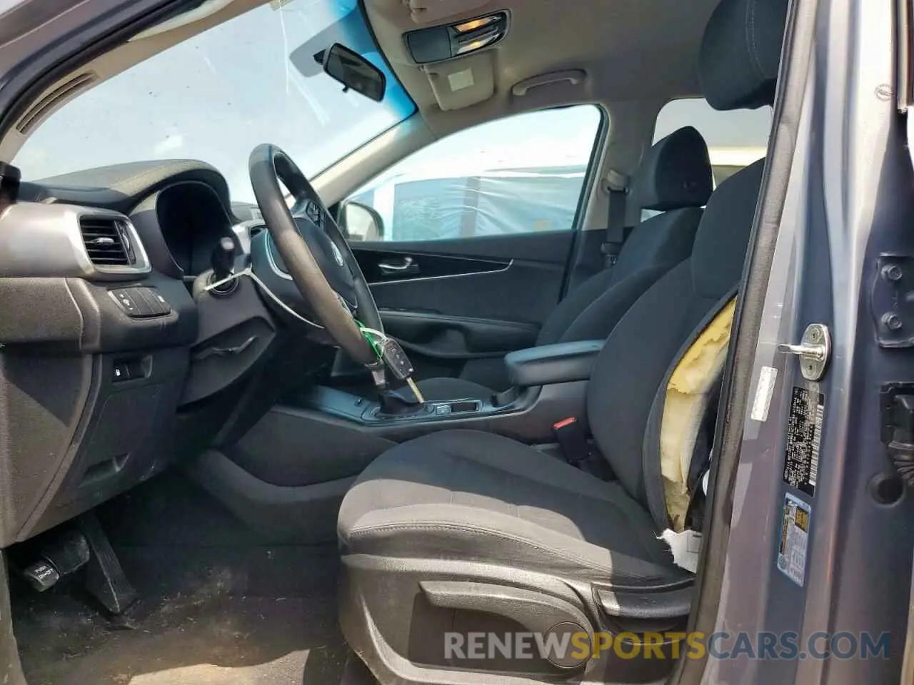 7 Photograph of a damaged car 5XYPG4A3XKG604677 KIA SORENTO 2019