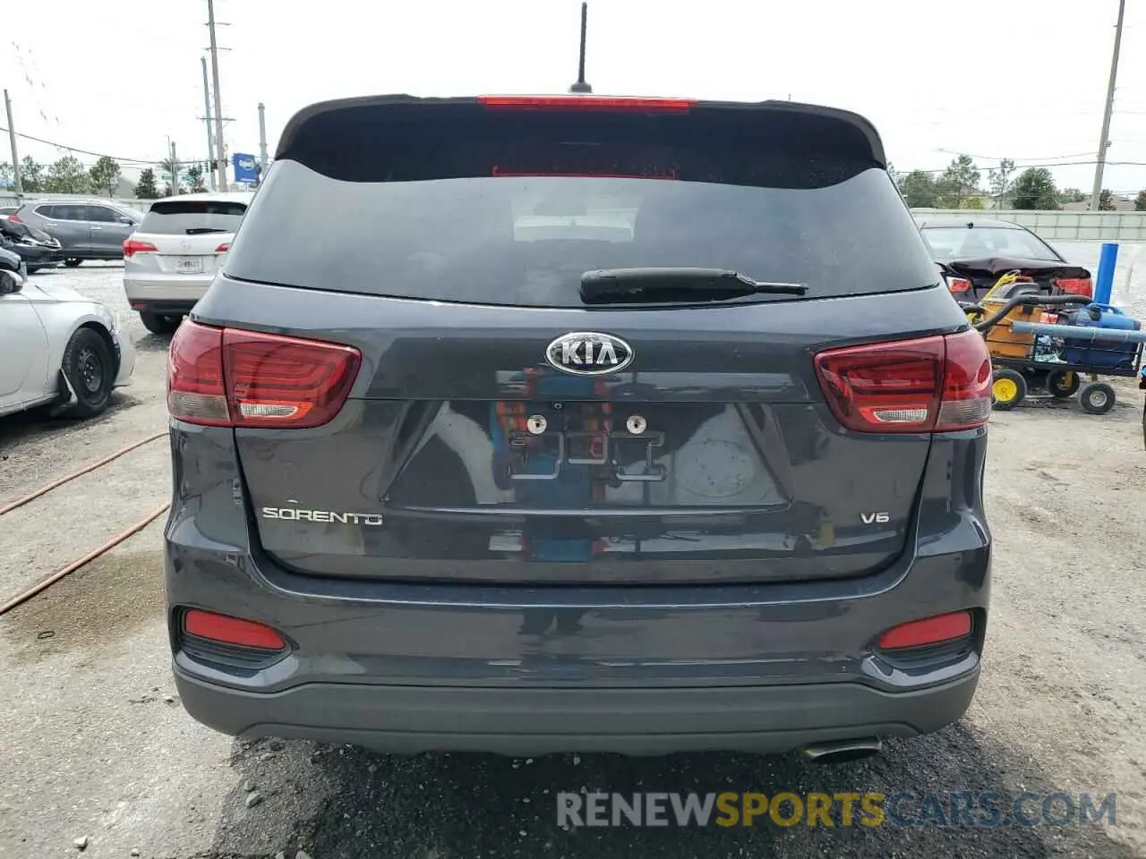 6 Photograph of a damaged car 5XYPG4A51KG485628 KIA SORENTO 2019