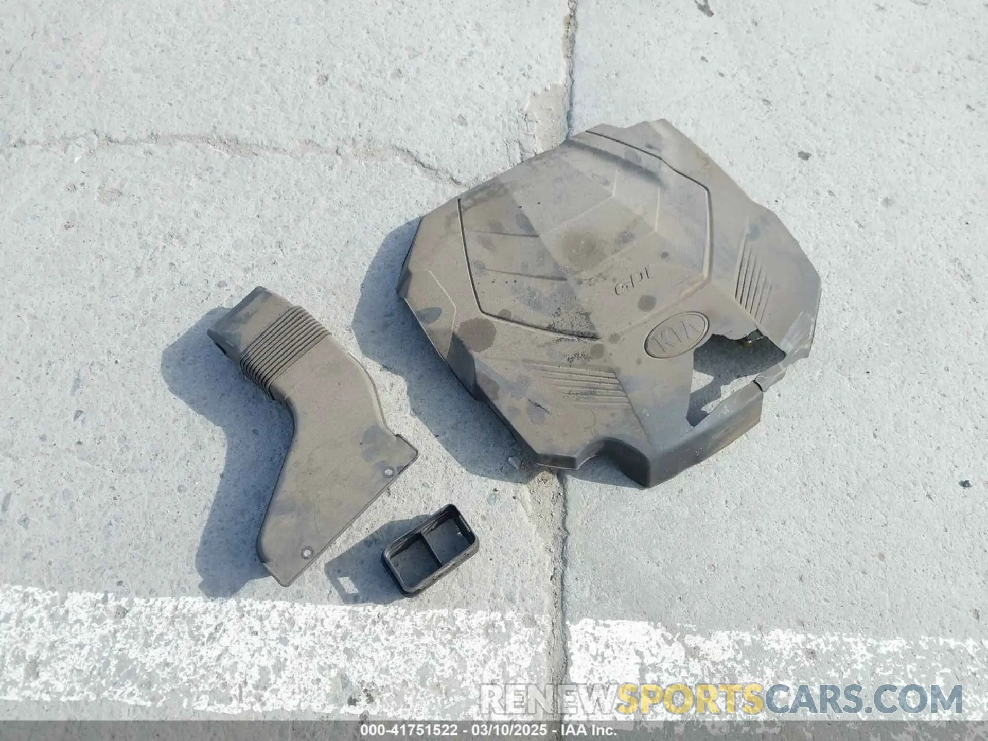 12 Photograph of a damaged car 5XYPG4A54KG476373 KIA SORENTO 2019