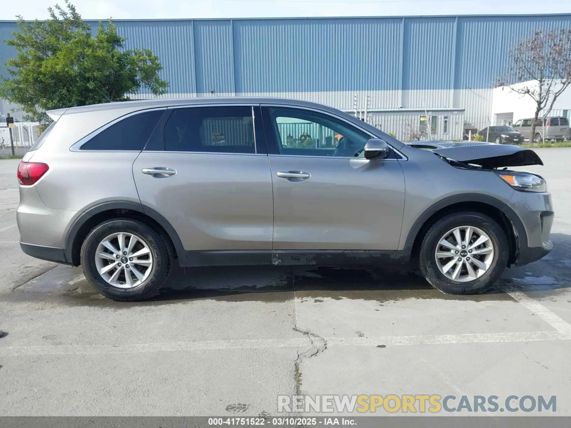 14 Photograph of a damaged car 5XYPG4A54KG476373 KIA SORENTO 2019