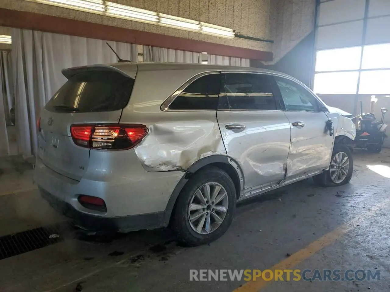 3 Photograph of a damaged car 5XYPG4A54KG480732 KIA SORENTO 2019