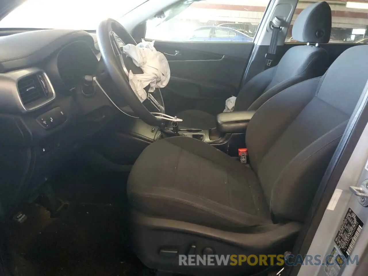 7 Photograph of a damaged car 5XYPG4A54KG480732 KIA SORENTO 2019