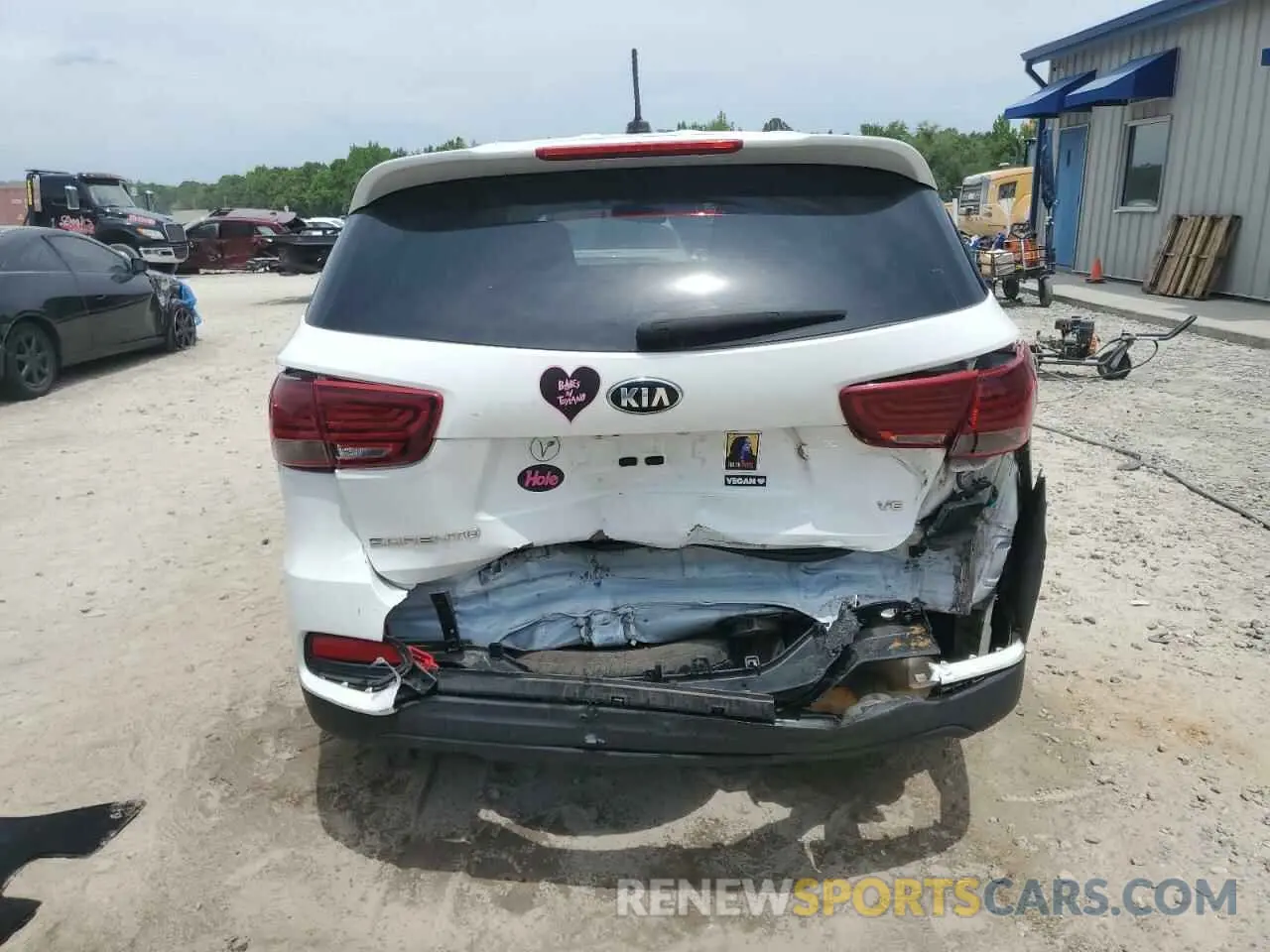 6 Photograph of a damaged car 5XYPG4A55KG491450 KIA SORENTO 2019