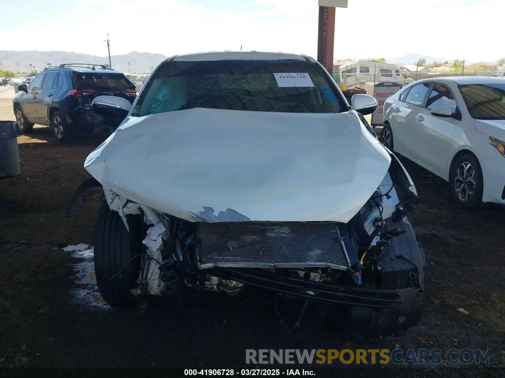 12 Фотография поврежденного автомобиля 5XYPG4A55KG558127 KIA SORENTO 2019