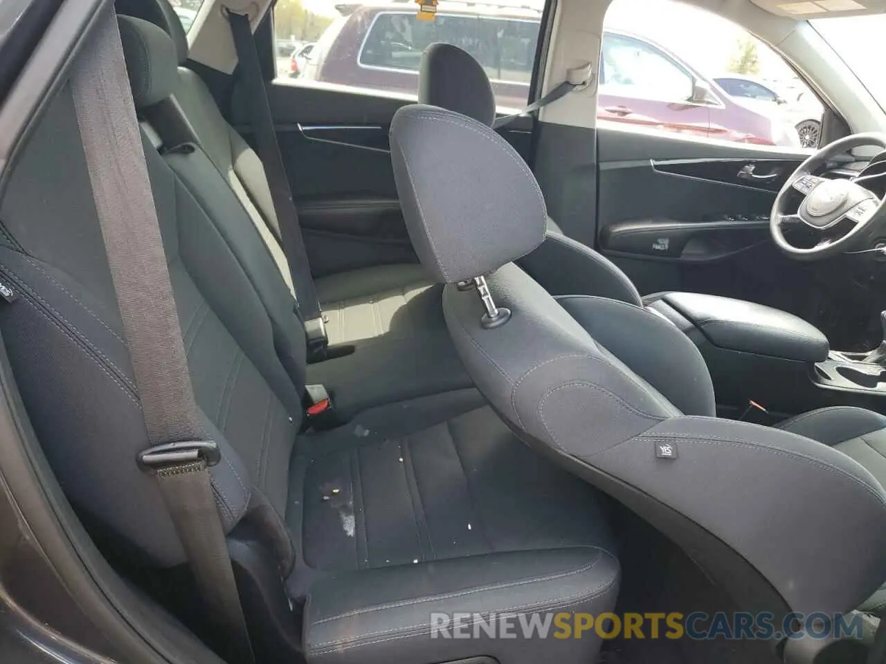 11 Photograph of a damaged car 5XYPG4A56KG490775 KIA SORENTO 2019