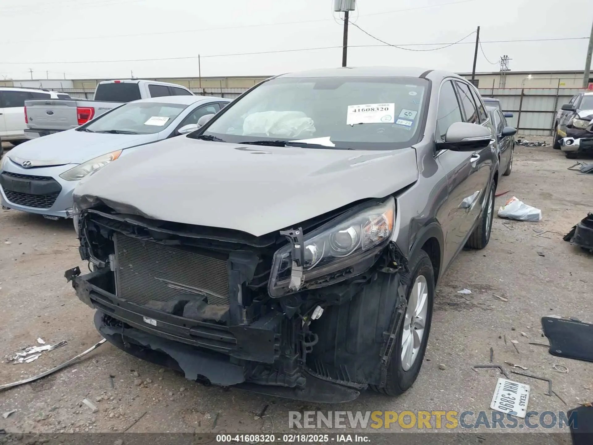 2 Фотография поврежденного автомобиля 5XYPG4A57KG544567 KIA SORENTO 2019