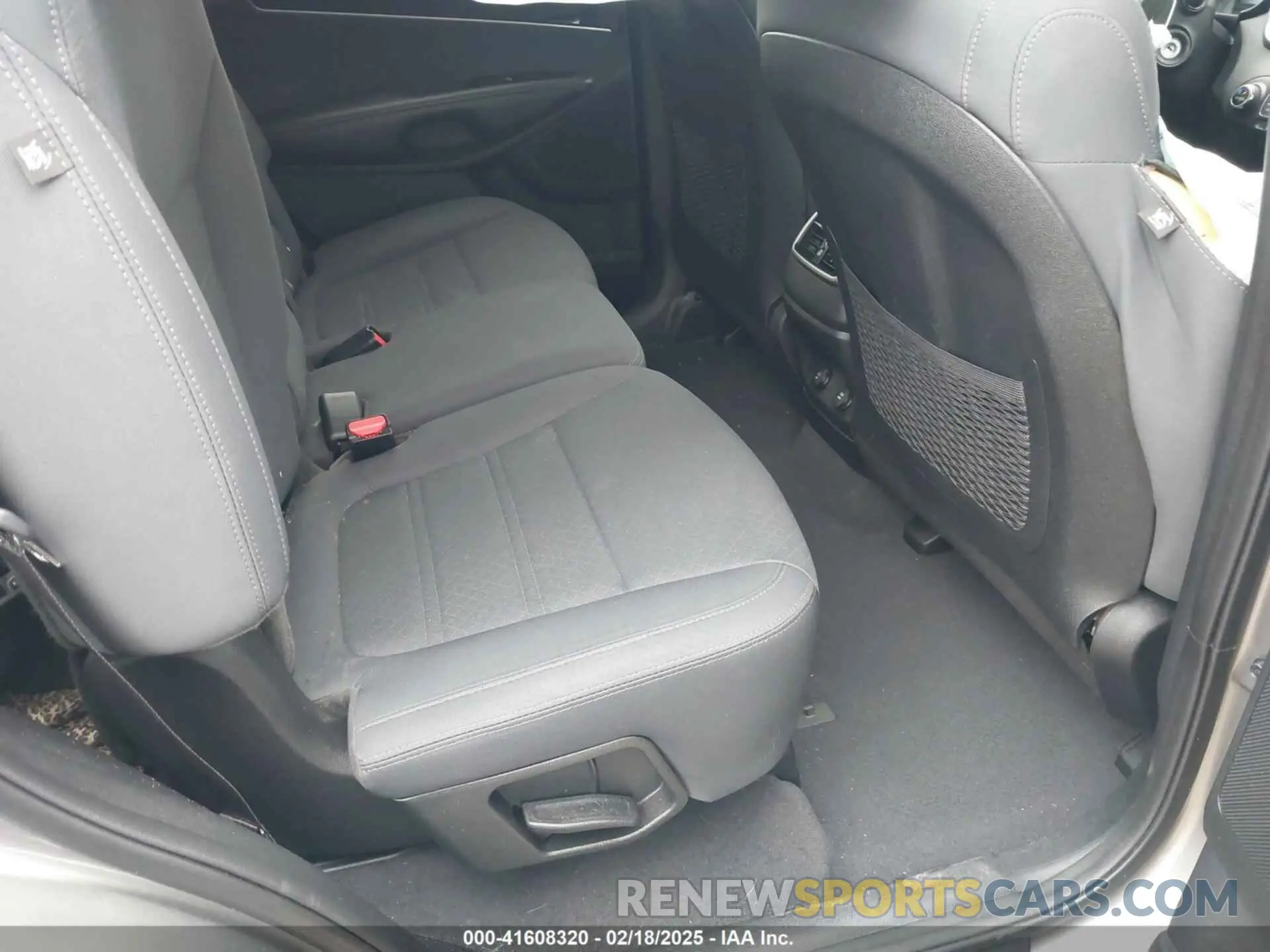 8 Фотография поврежденного автомобиля 5XYPG4A57KG544567 KIA SORENTO 2019