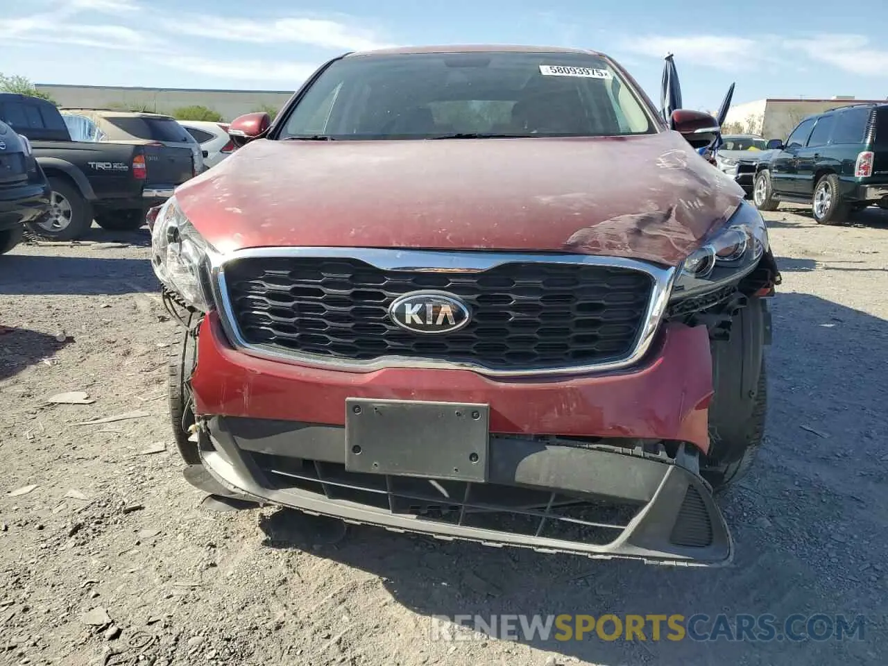 5 Photograph of a damaged car 5XYPG4A57KG572059 KIA SORENTO 2019