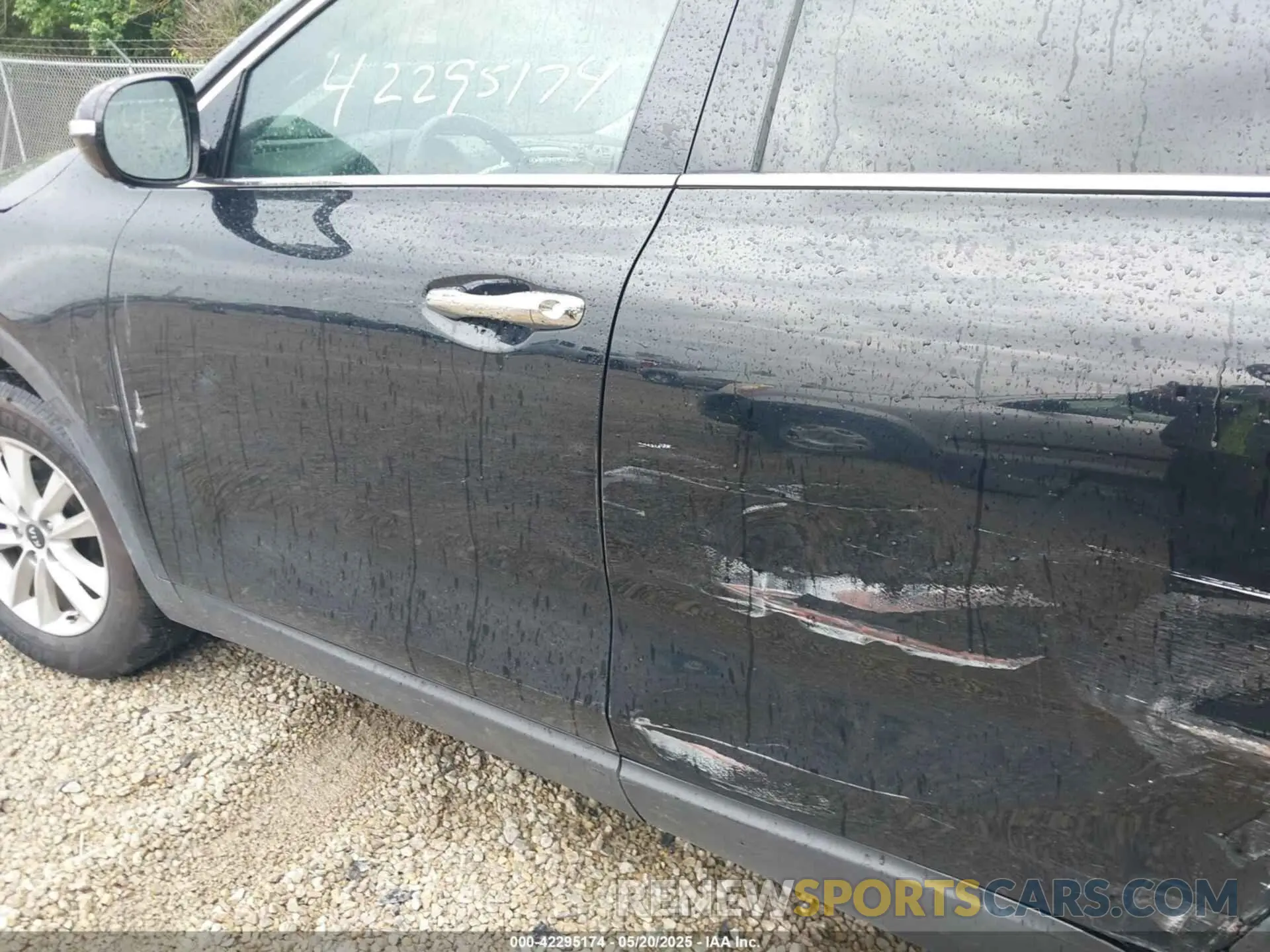 17 Фотография поврежденного автомобиля 5XYPG4A58KG487814 KIA SORENTO 2019