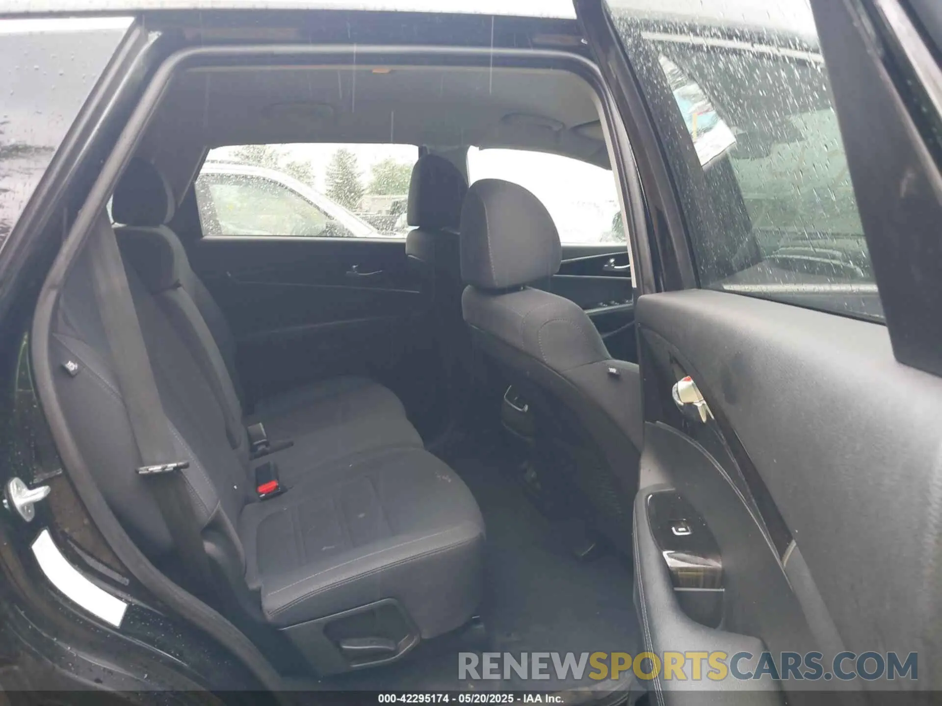 8 Фотография поврежденного автомобиля 5XYPG4A58KG487814 KIA SORENTO 2019