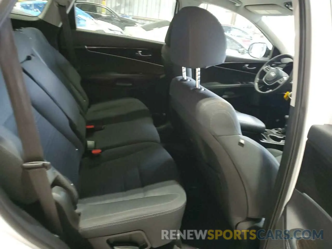 11 Photograph of a damaged car 5XYPG4A59KG442557 KIA SORENTO 2019