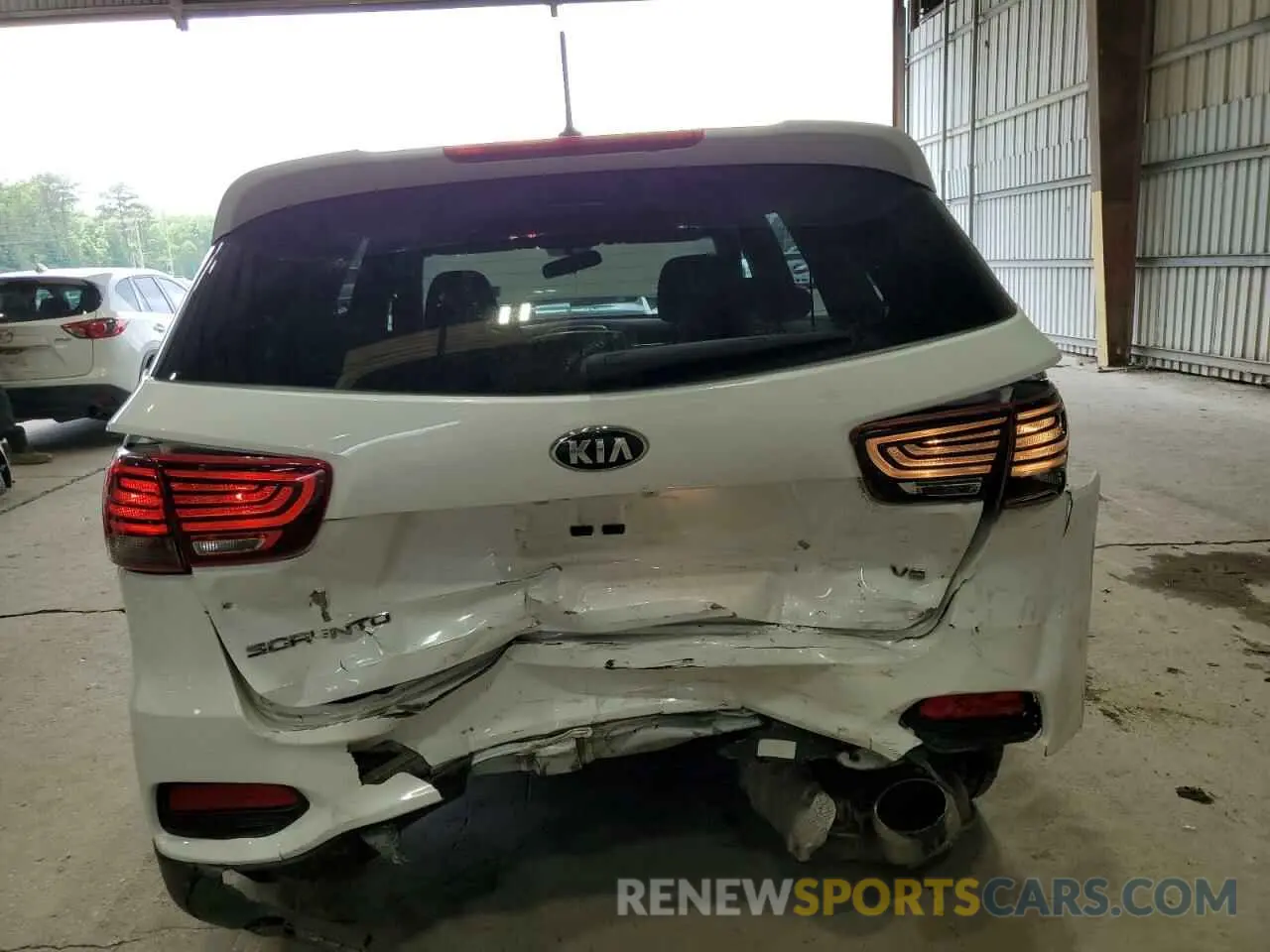 6 Photograph of a damaged car 5XYPG4A59KG442557 KIA SORENTO 2019