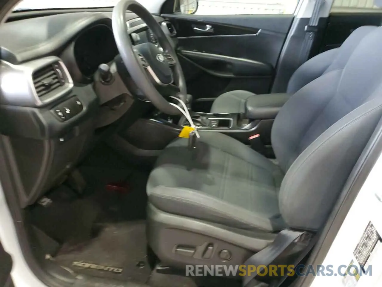 7 Photograph of a damaged car 5XYPG4A59KG442557 KIA SORENTO 2019