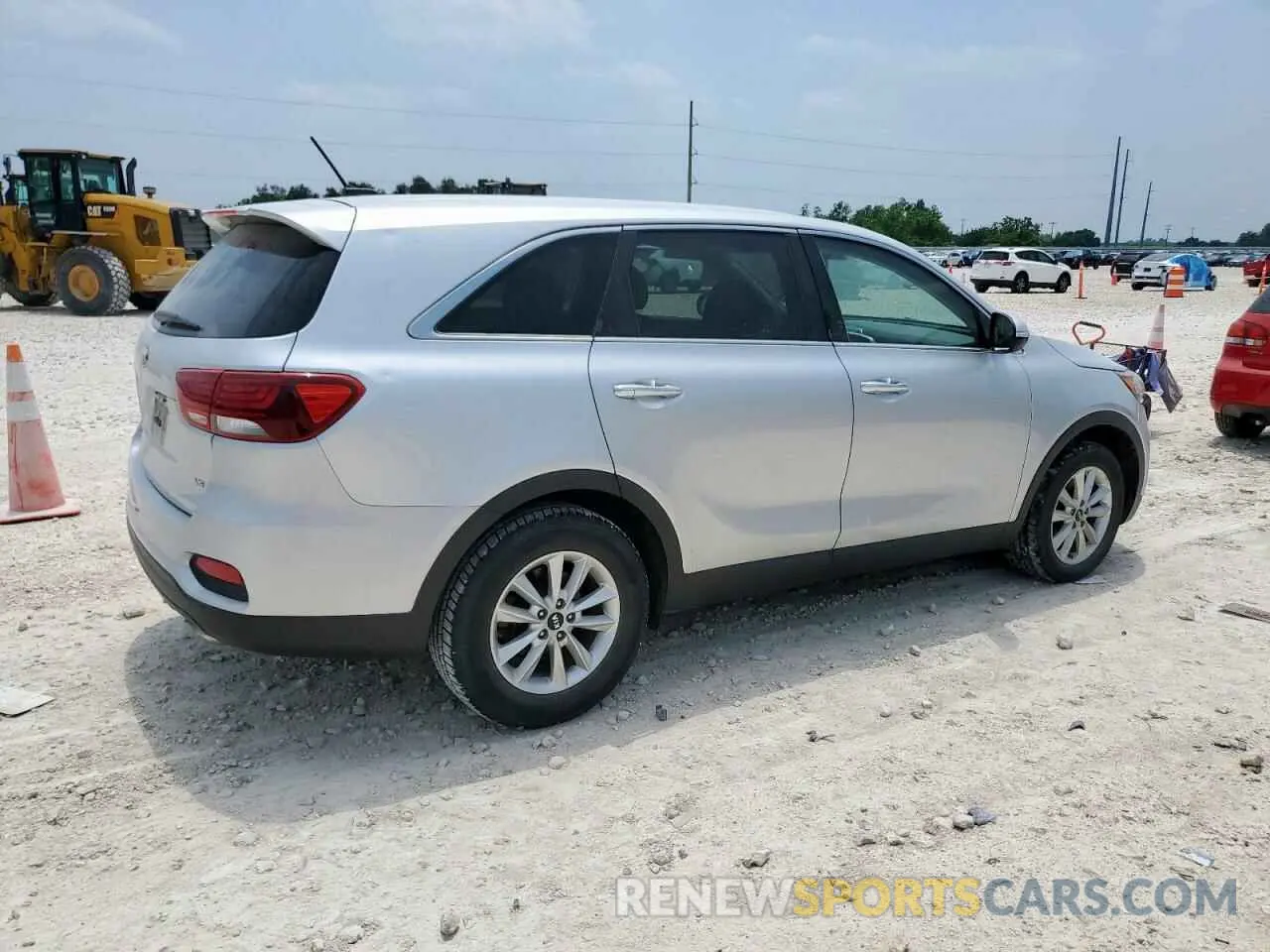 3 Photograph of a damaged car 5XYPG4A5XKG558737 KIA SORENTO 2019