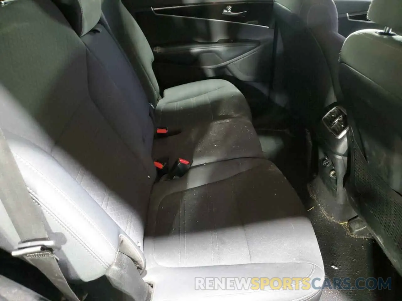 11 Photograph of a damaged car 5XYPGDA30KG514809 KIA SORENTO 2019