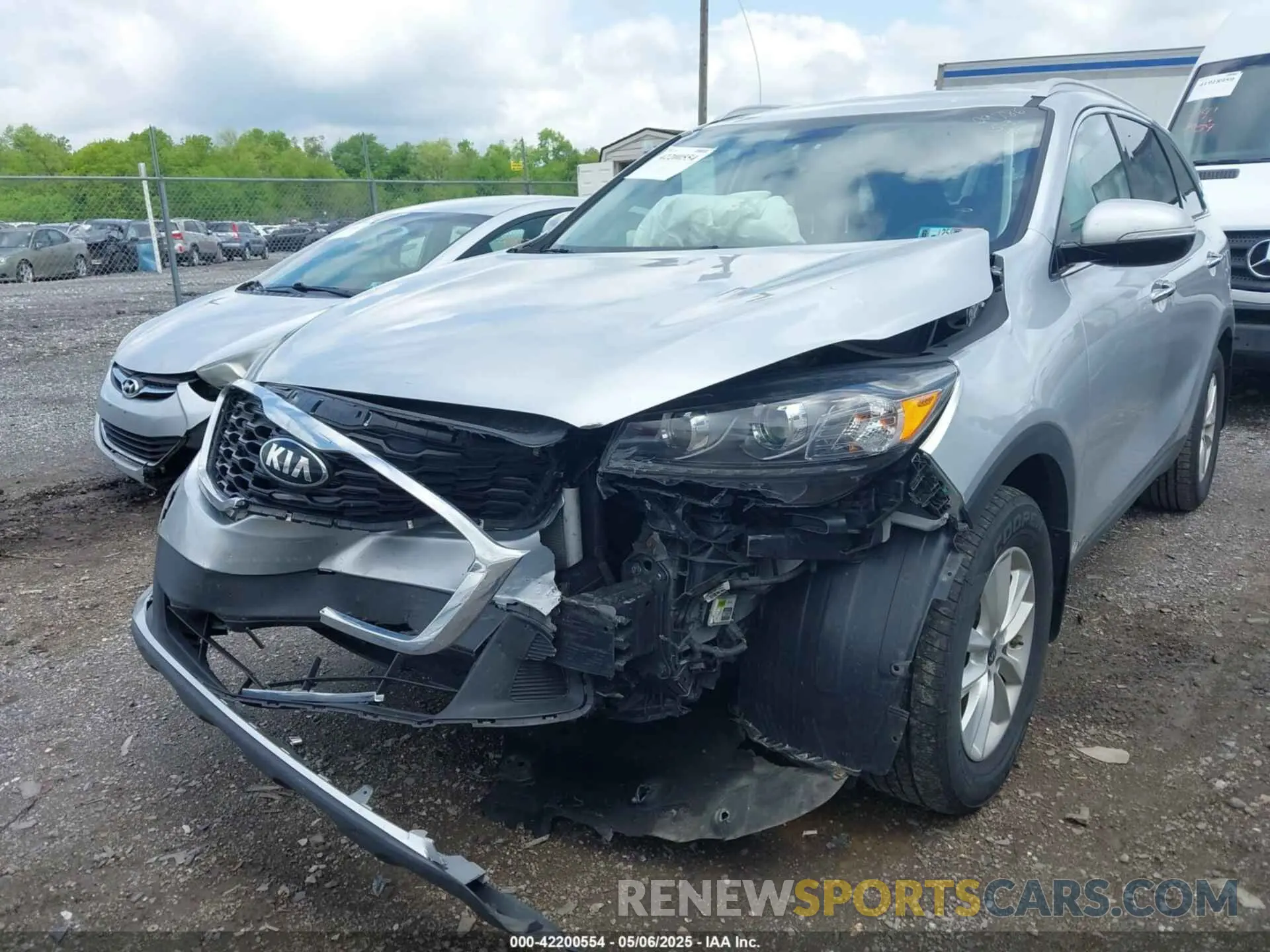 6 Photograph of a damaged car 5XYPGDA31KG435326 KIA SORENTO 2019