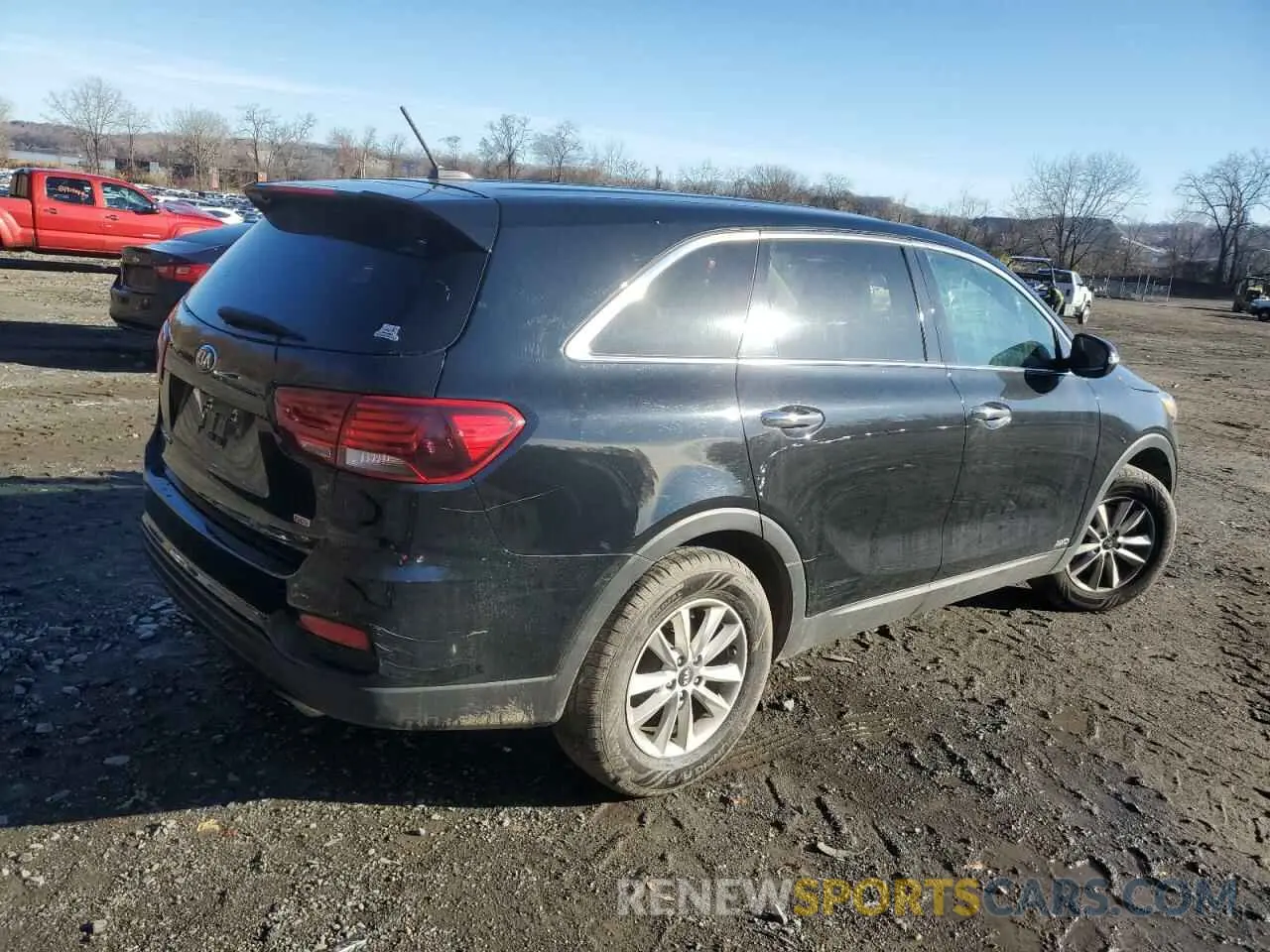 3 Фотография поврежденного автомобиля 5XYPGDA31KG560228 KIA SORENTO 2019