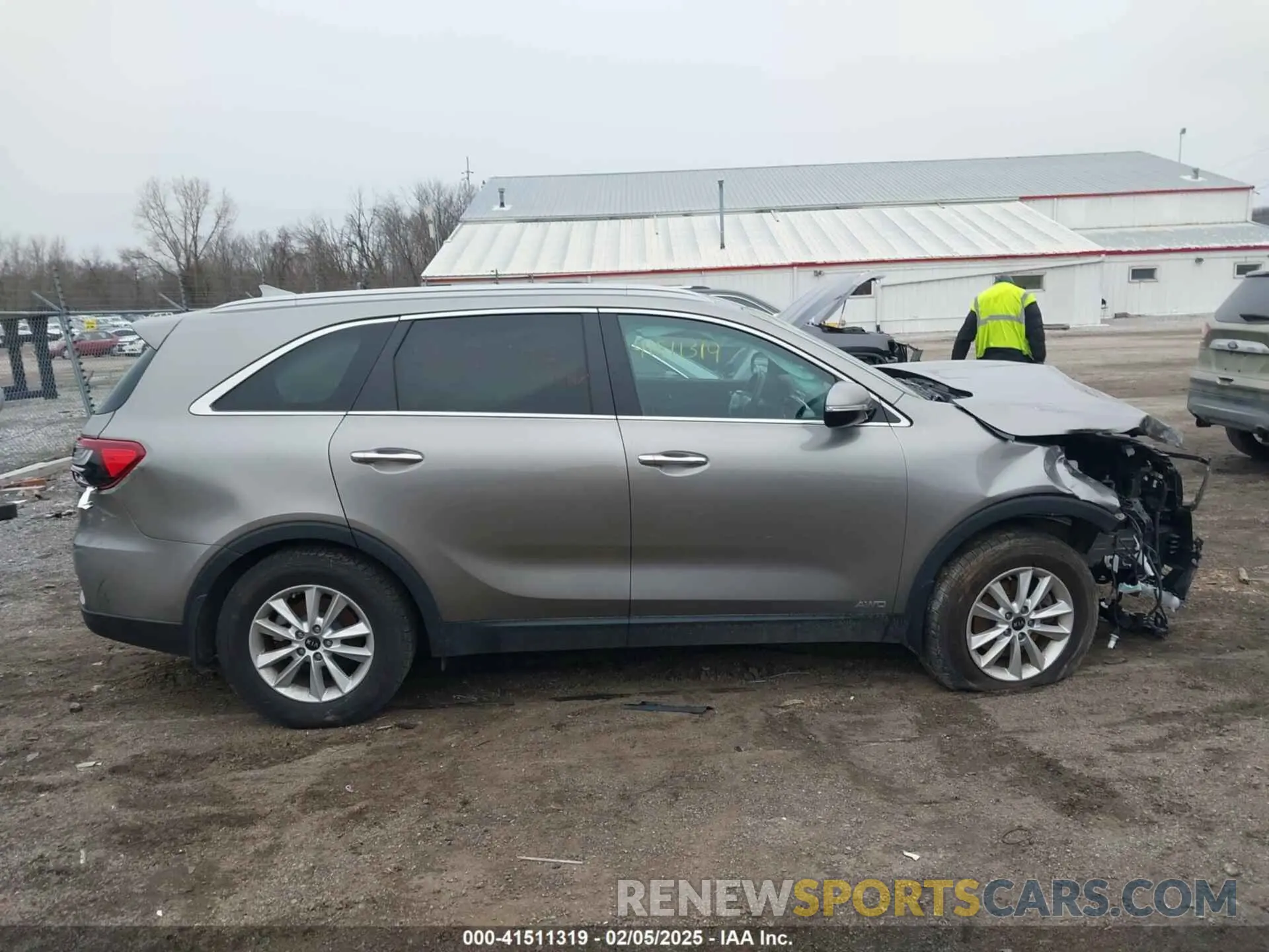 13 Photograph of a damaged car 5XYPGDA33KG508972 KIA SORENTO 2019