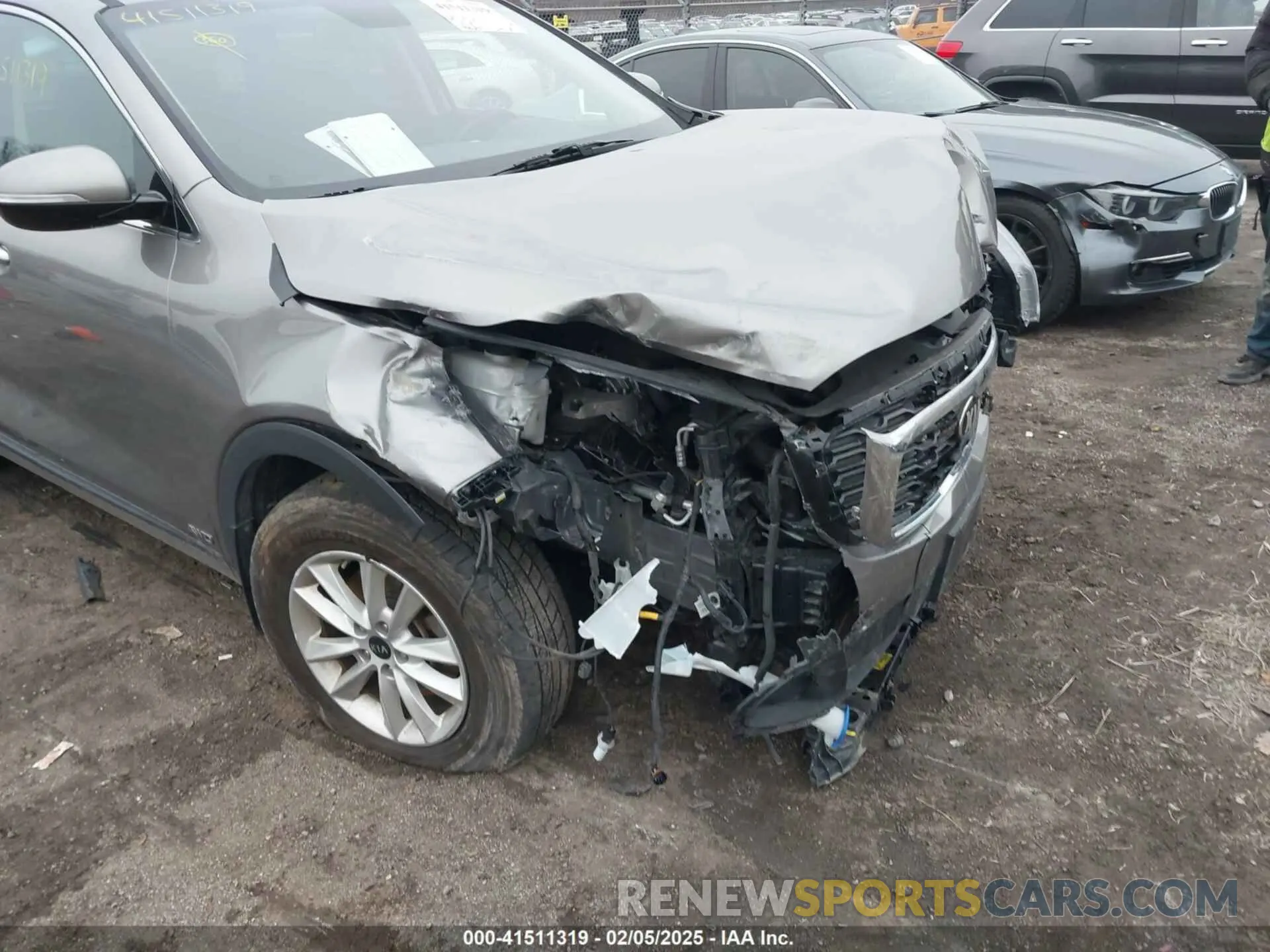 6 Photograph of a damaged car 5XYPGDA33KG508972 KIA SORENTO 2019
