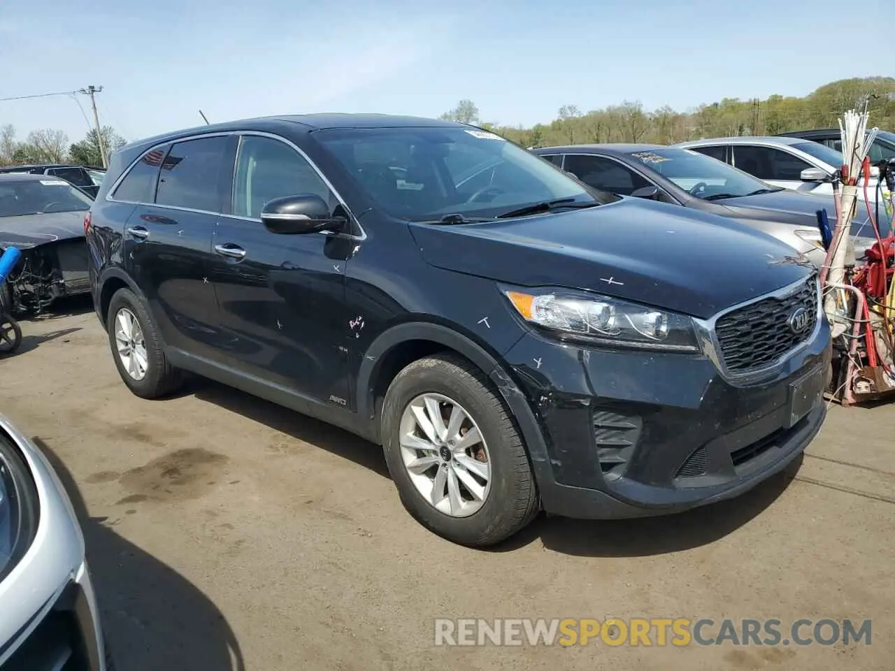 4 Photograph of a damaged car 5XYPGDA33KG538702 KIA SORENTO 2019