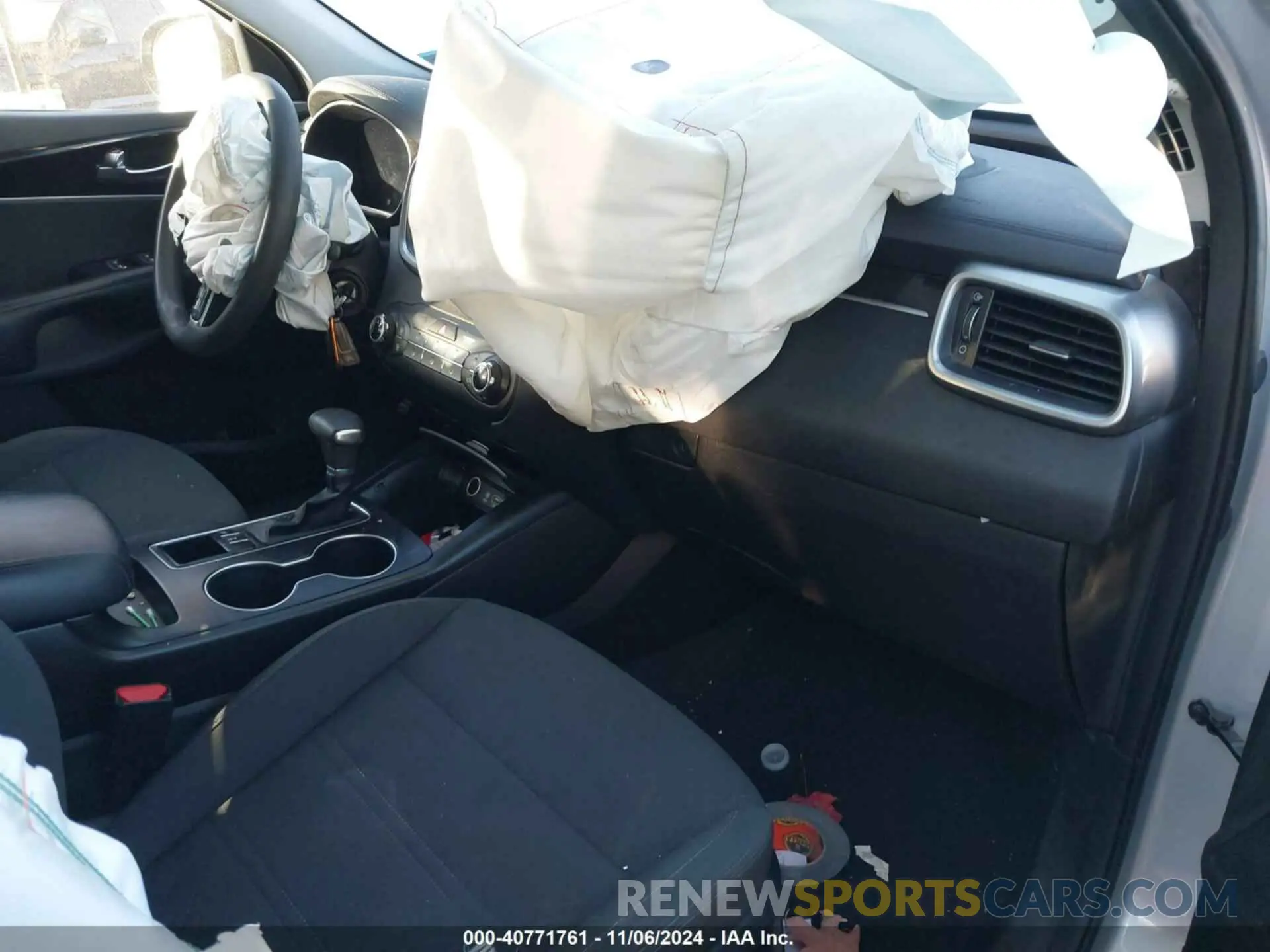 5 Фотография поврежденного автомобиля 5XYPGDA34KG526946 KIA SORENTO 2019