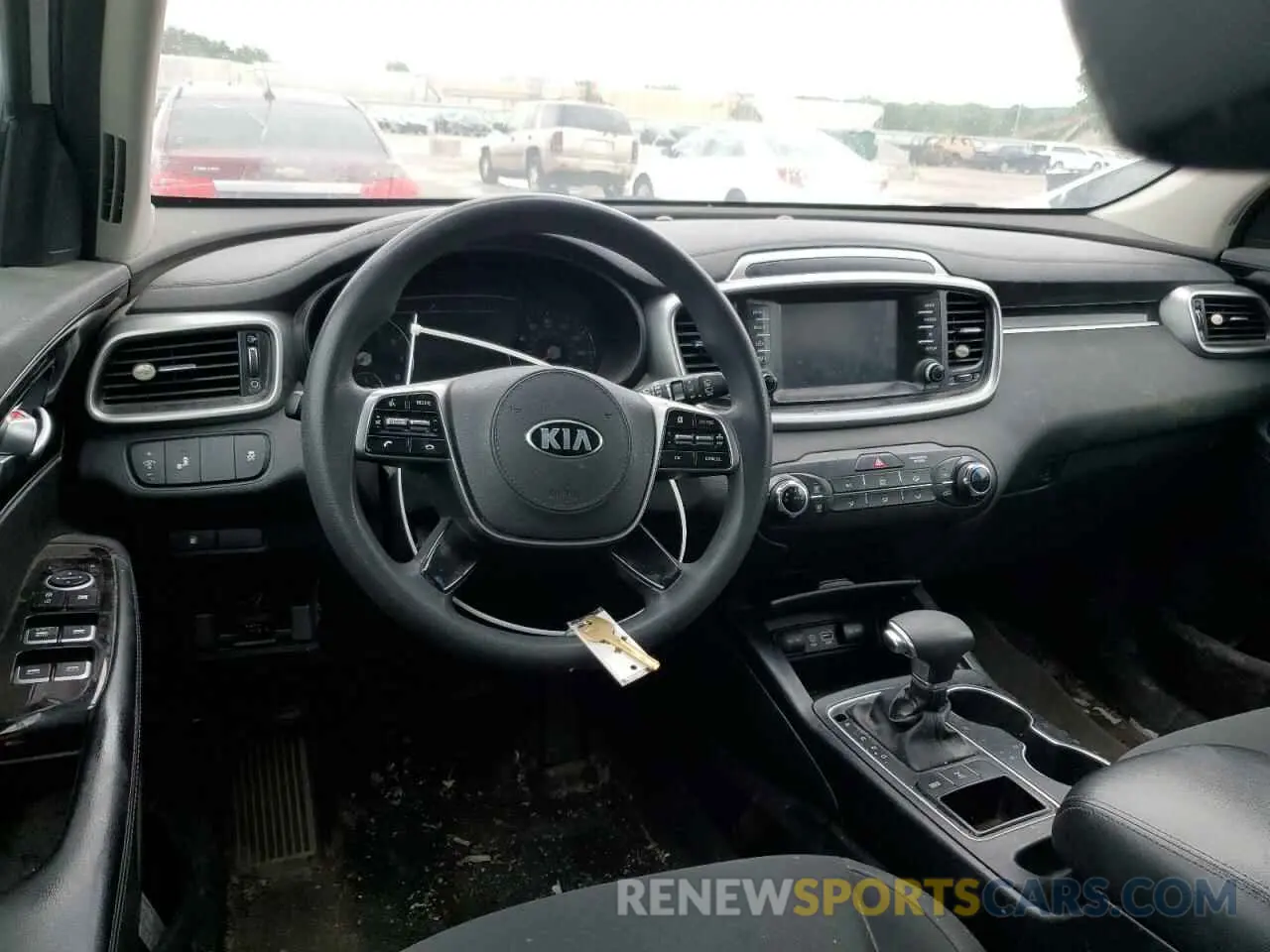 9 Photograph of a damaged car 5XYPGDA35KG527622 KIA SORENTO 2019