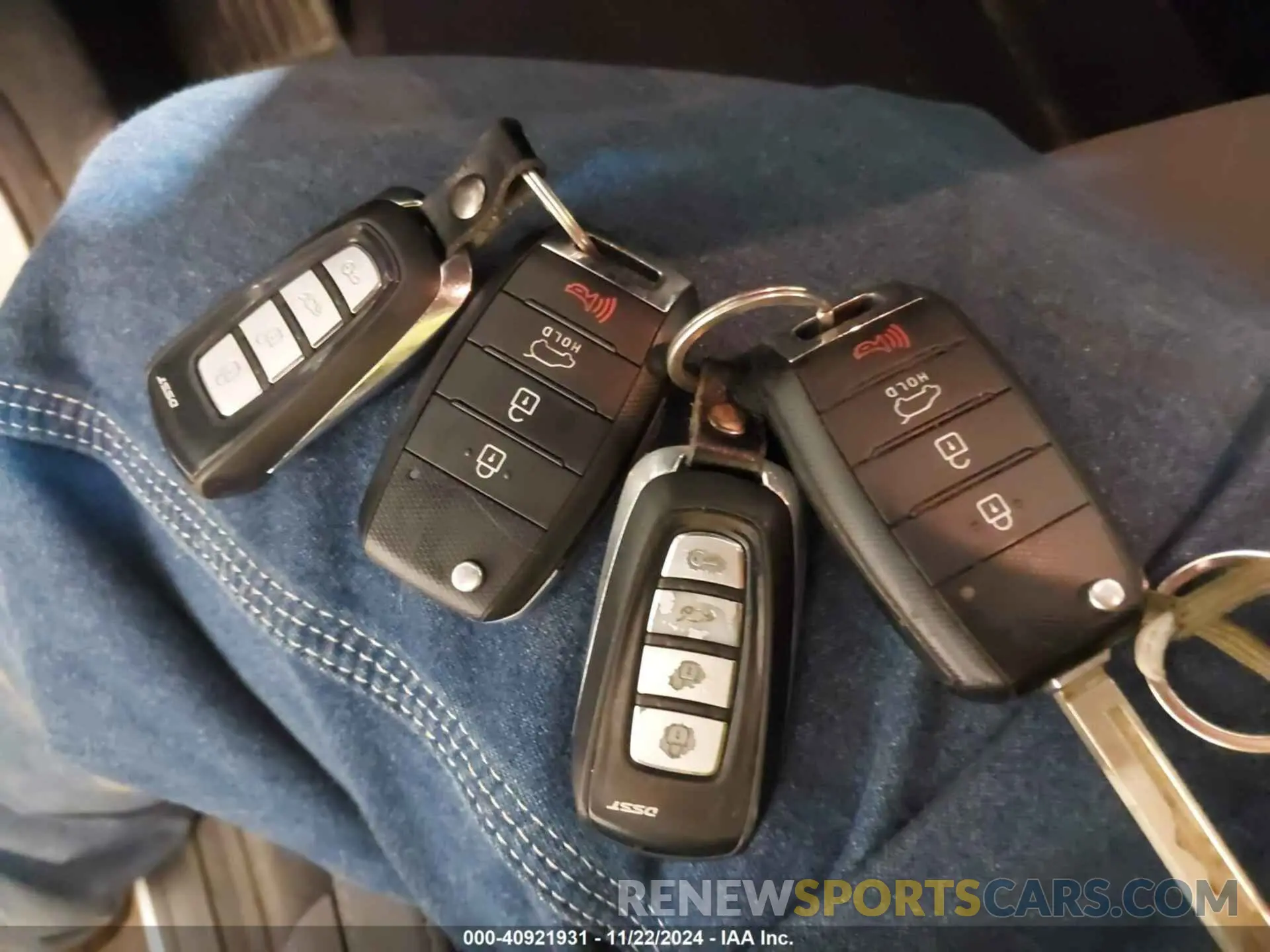 11 Photograph of a damaged car 5XYPGDA36KG542596 KIA SORENTO 2019