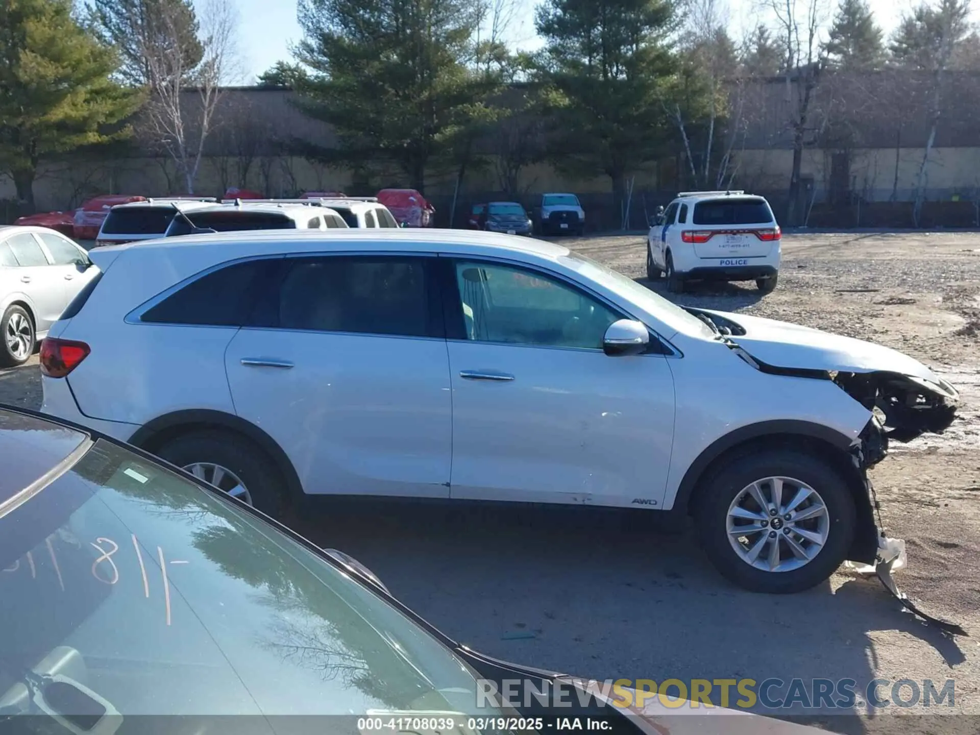14 Photograph of a damaged car 5XYPGDA37KG526732 KIA SORENTO 2019