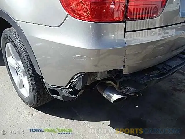 17 Photograph of a damaged car 5XYPGDA3XKG436524 KIA SORENTO 2019