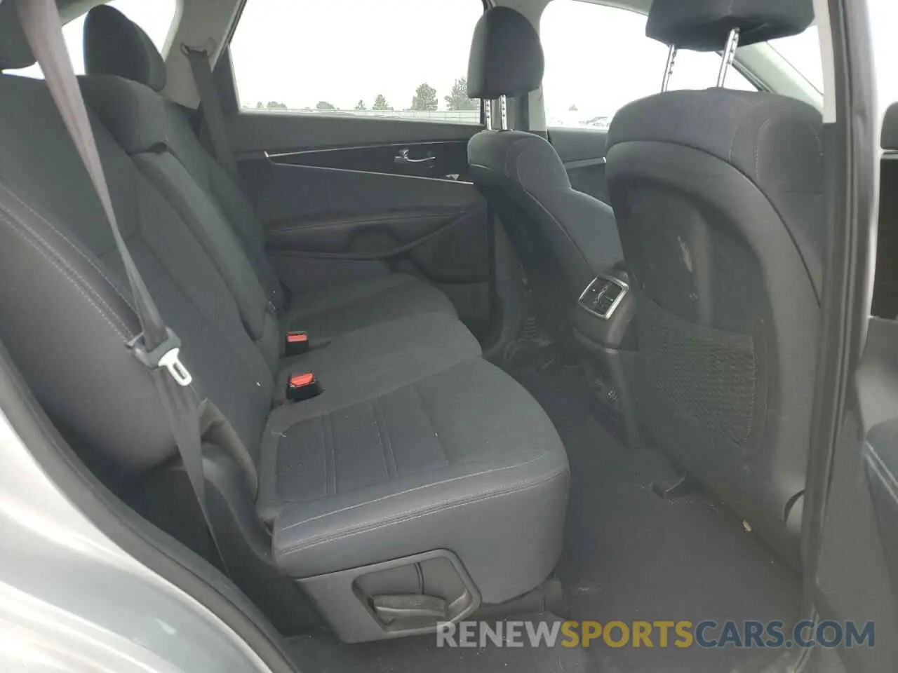 11 Photograph of a damaged car 5XYPGDA50KG561615 KIA SORENTO 2019