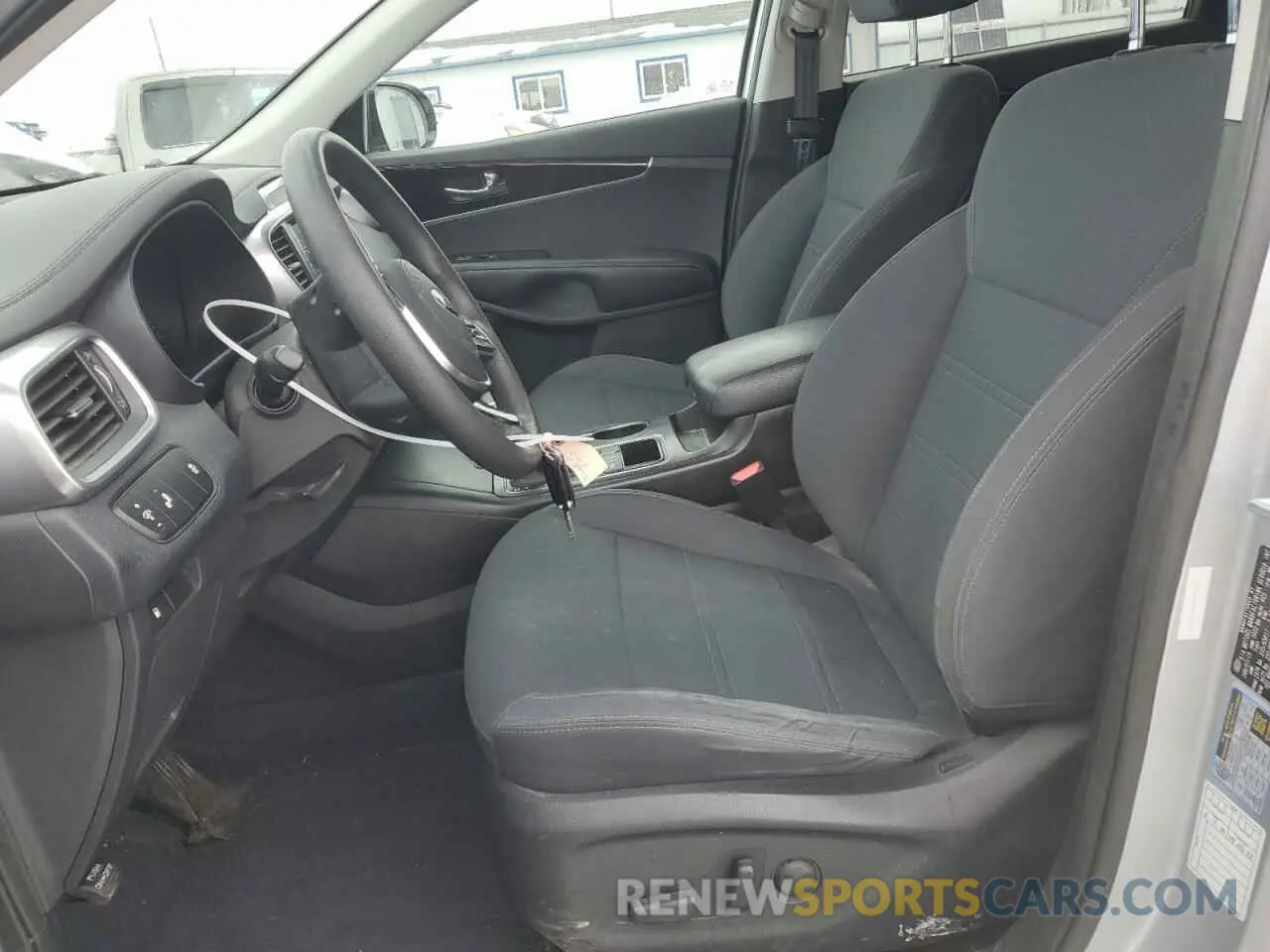 7 Photograph of a damaged car 5XYPGDA50KG561615 KIA SORENTO 2019