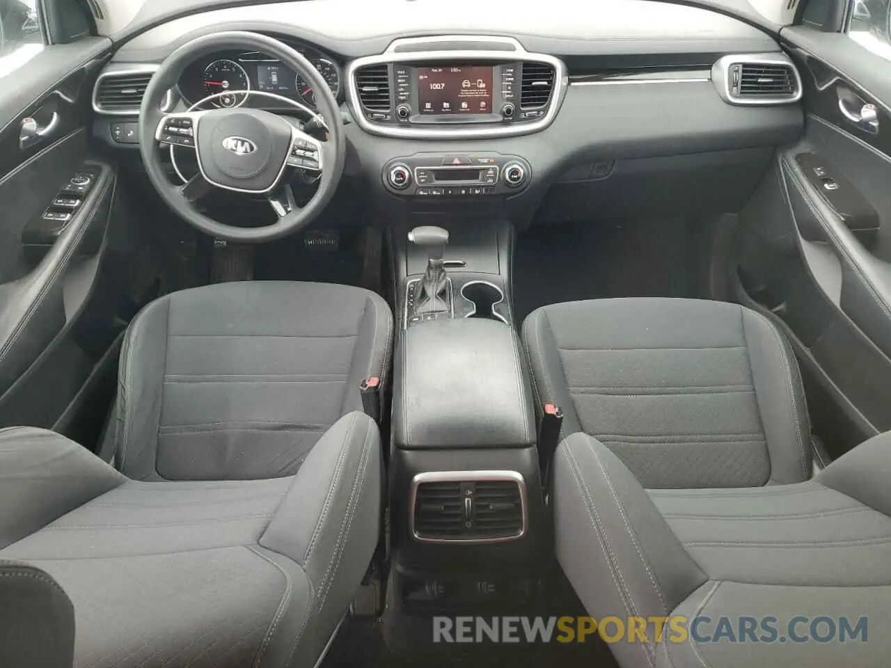 8 Photograph of a damaged car 5XYPGDA50KG561615 KIA SORENTO 2019