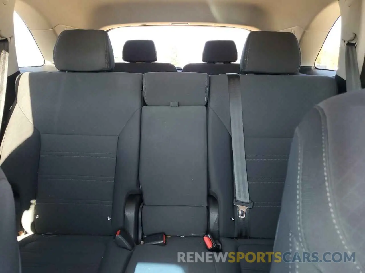 10 Photograph of a damaged car 5XYPGDA50KG571741 KIA SORENTO 2019