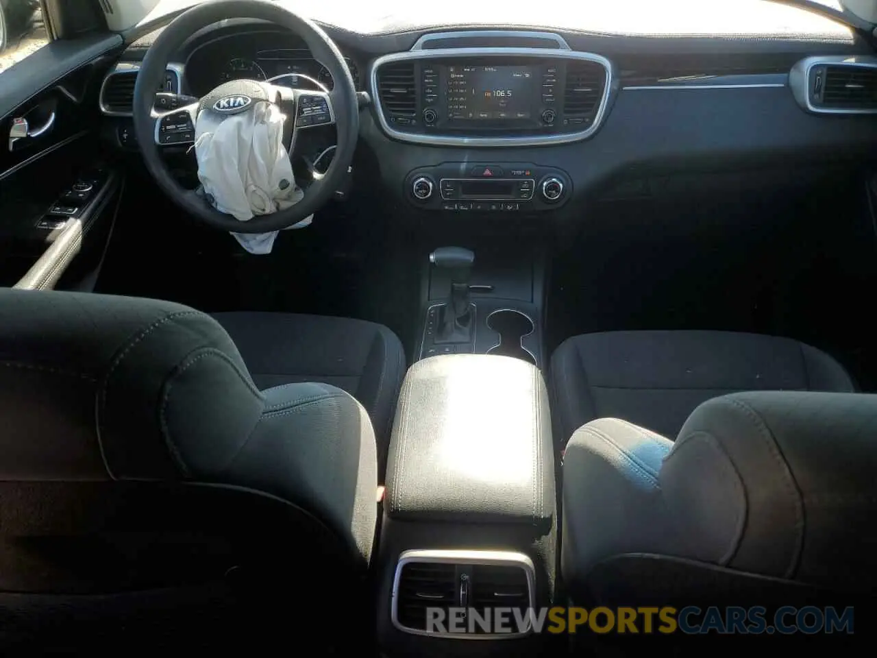 8 Photograph of a damaged car 5XYPGDA50KG571741 KIA SORENTO 2019
