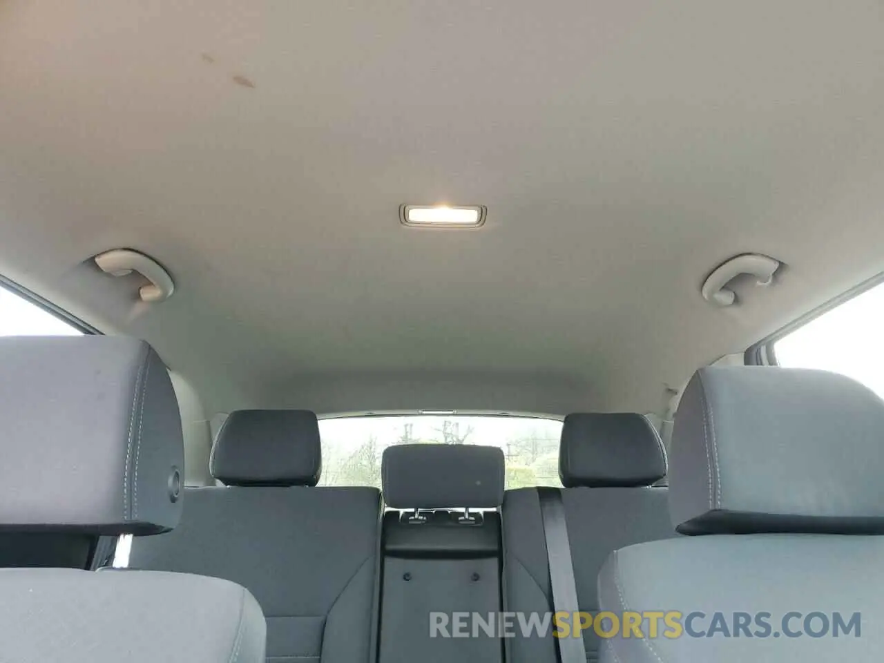 10 Photograph of a damaged car 5XYPGDA51KG476895 KIA SORENTO 2019