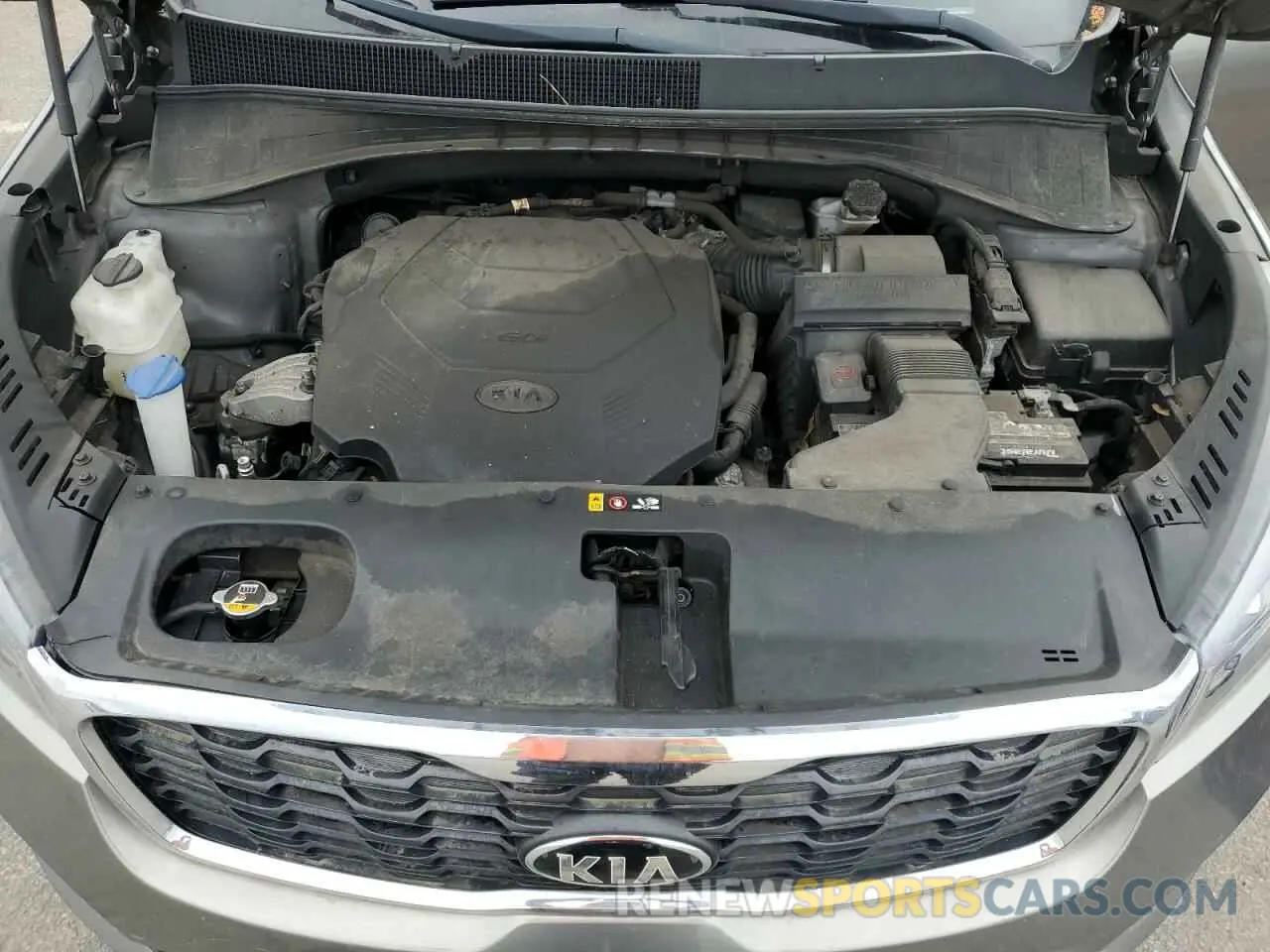 12 Photograph of a damaged car 5XYPGDA51KG476895 KIA SORENTO 2019