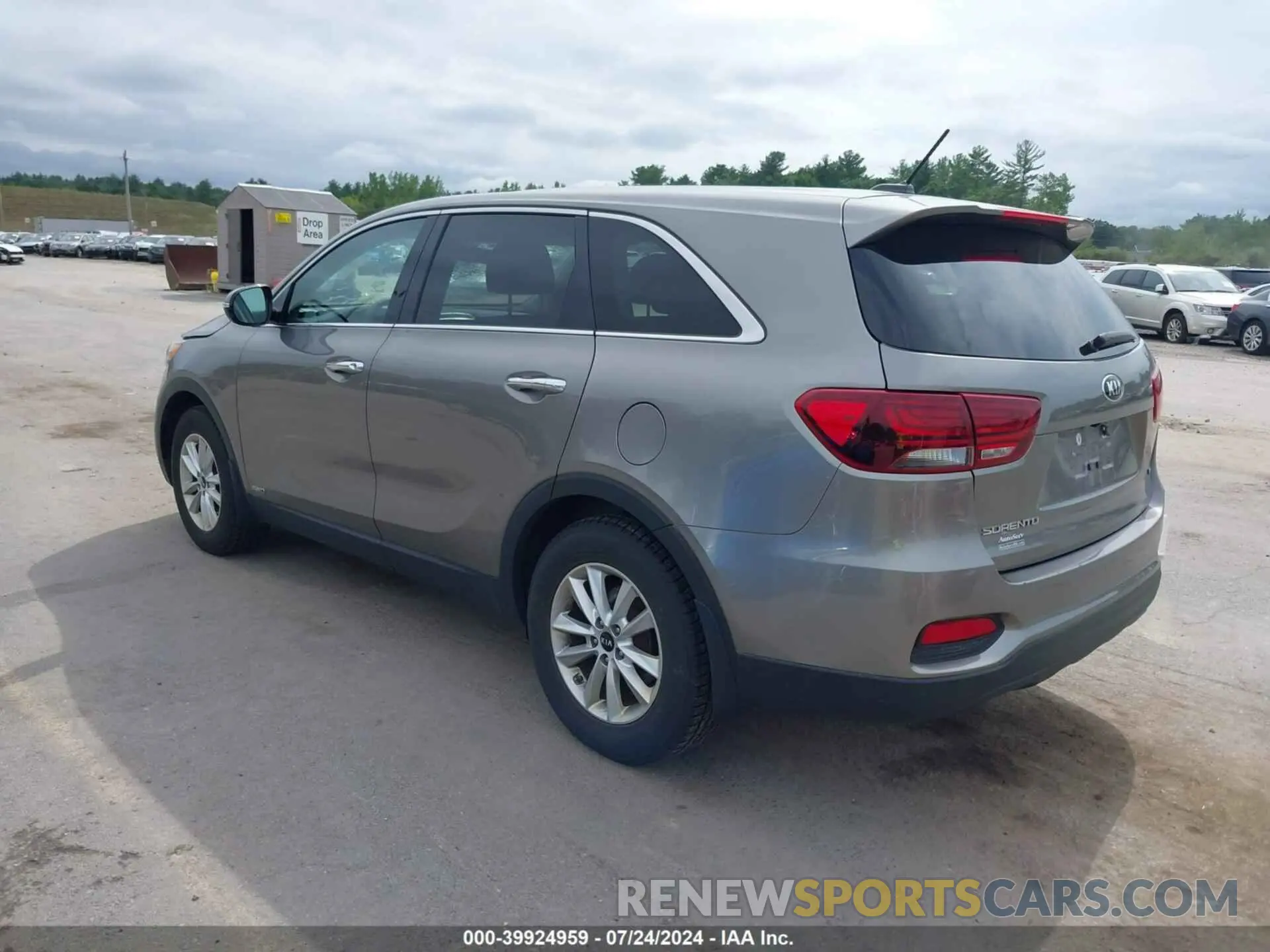3 Photograph of a damaged car 5XYPGDA52KG457482 KIA SORENTO 2019