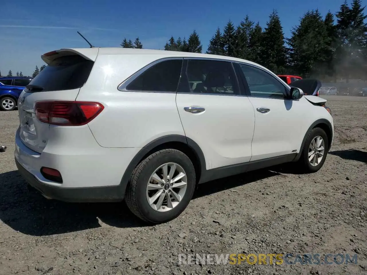 3 Photograph of a damaged car 5XYPGDA52KG471088 KIA SORENTO 2019