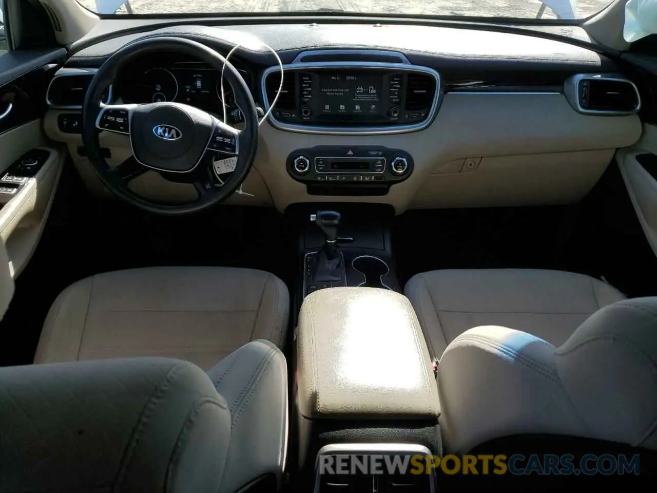 8 Photograph of a damaged car 5XYPGDA54KG483145 KIA SORENTO 2019