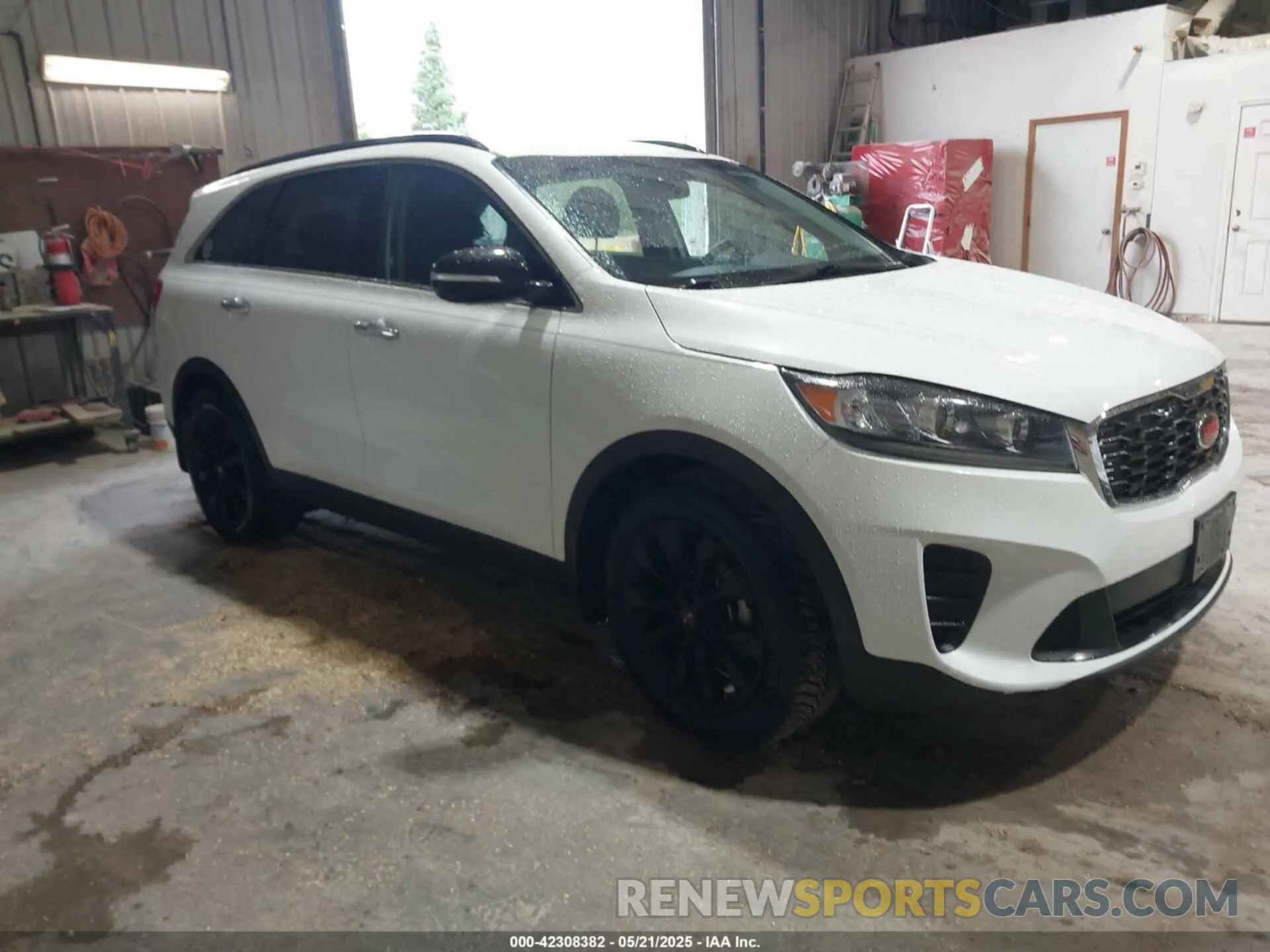 1 Photograph of a damaged car 5XYPGDA54KG582709 KIA SORENTO 2019