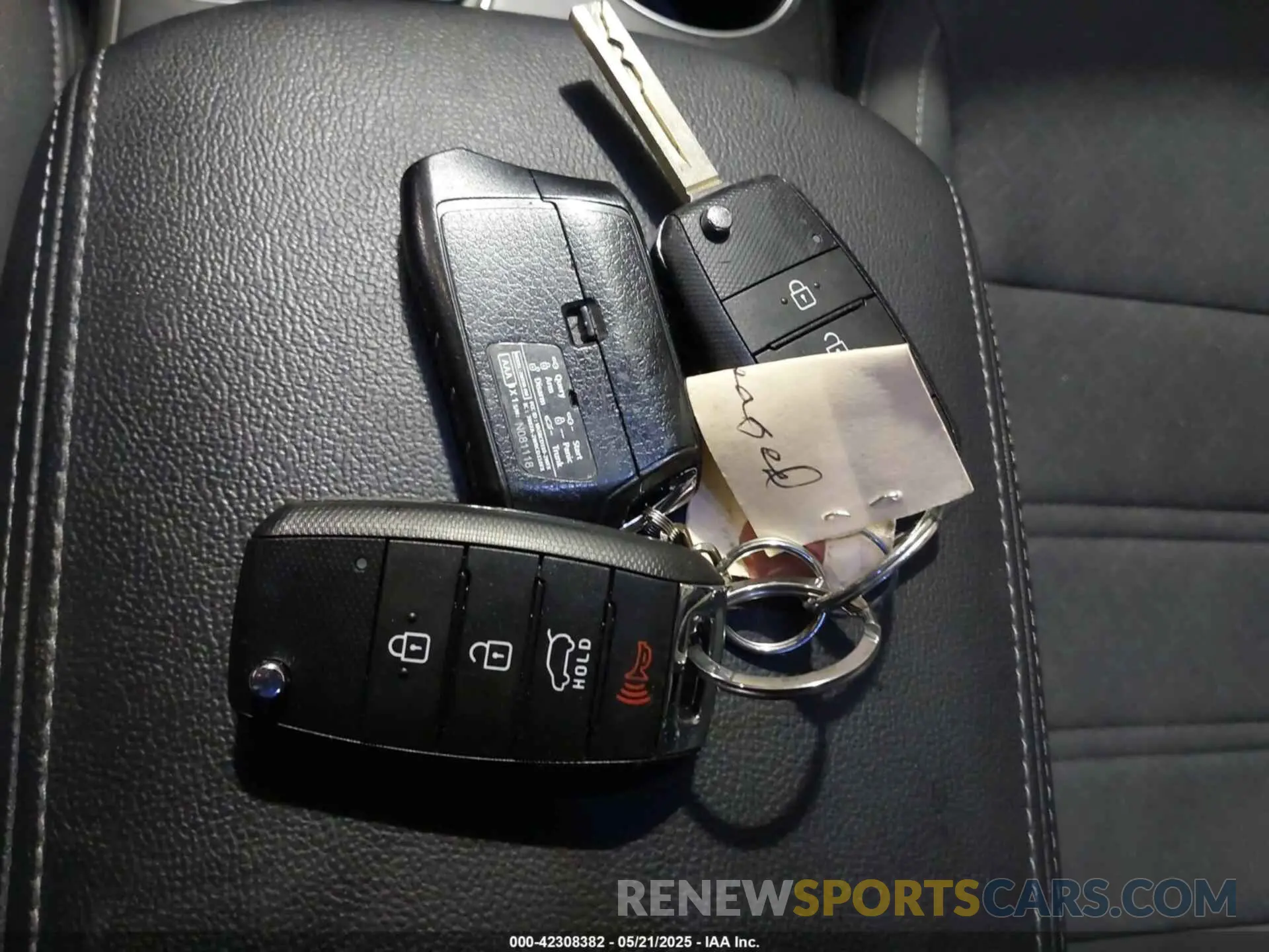 11 Photograph of a damaged car 5XYPGDA54KG582709 KIA SORENTO 2019