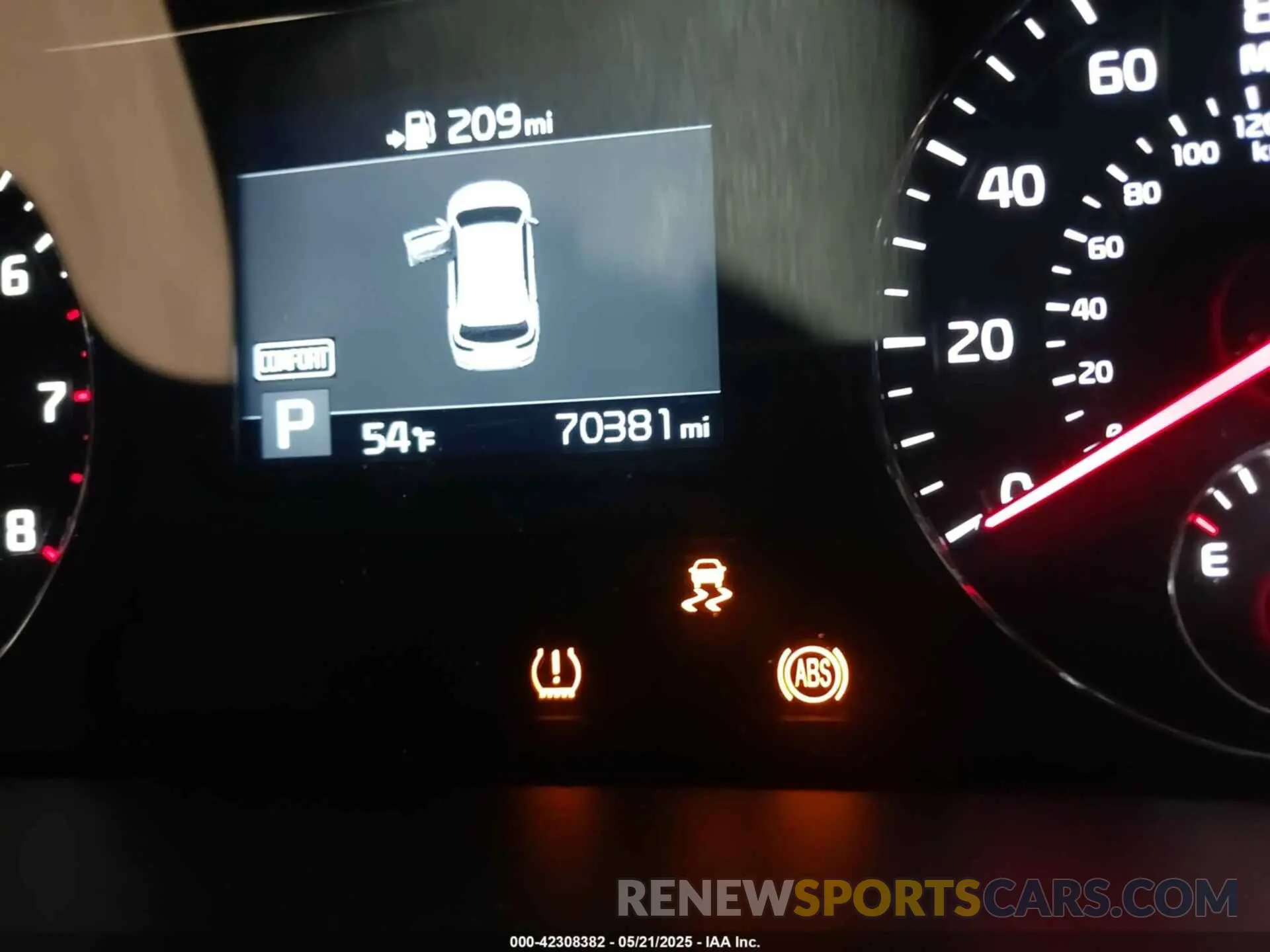 15 Photograph of a damaged car 5XYPGDA54KG582709 KIA SORENTO 2019