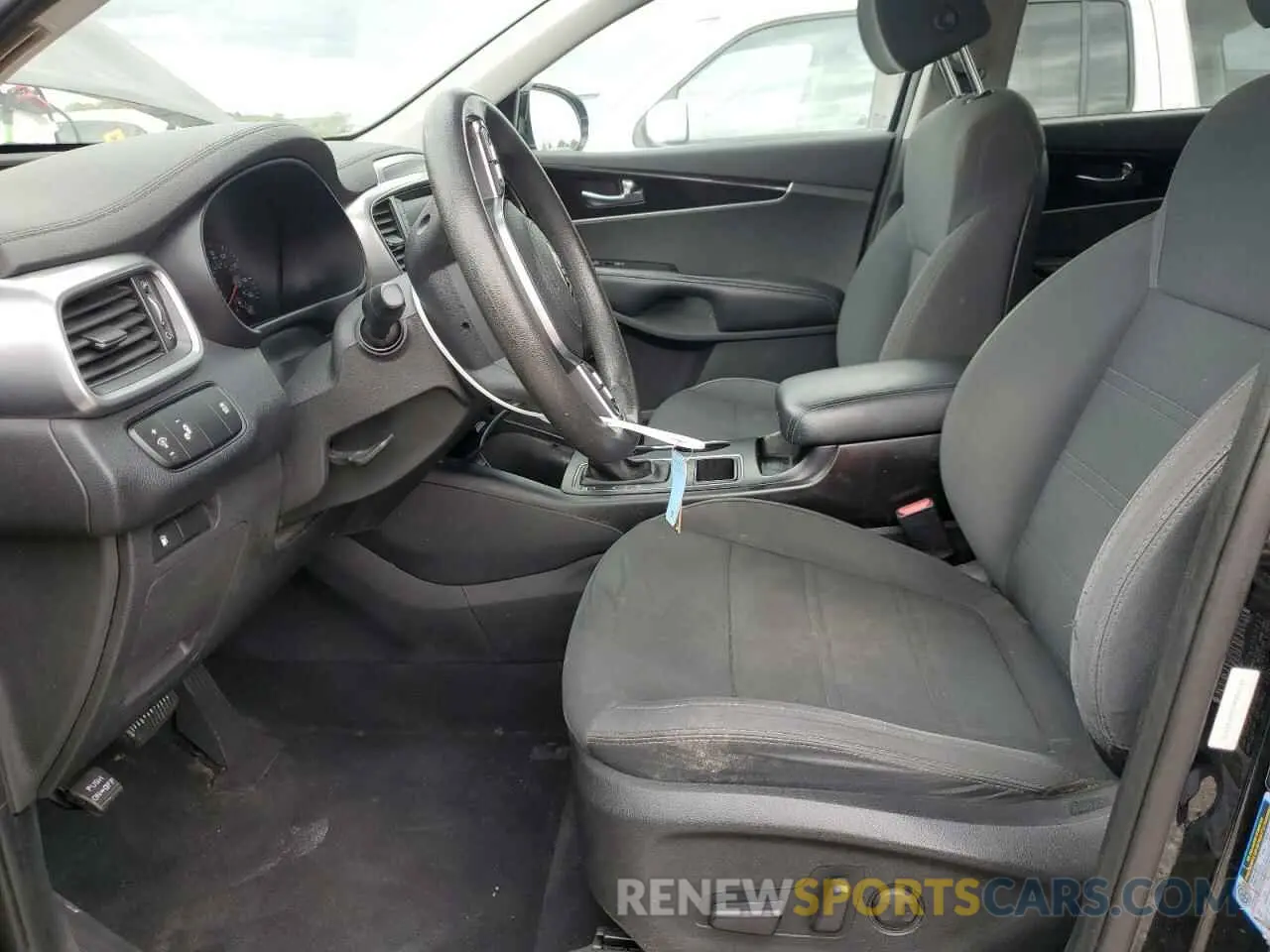 7 Photograph of a damaged car 5XYPGDA55KG505878 KIA SORENTO 2019