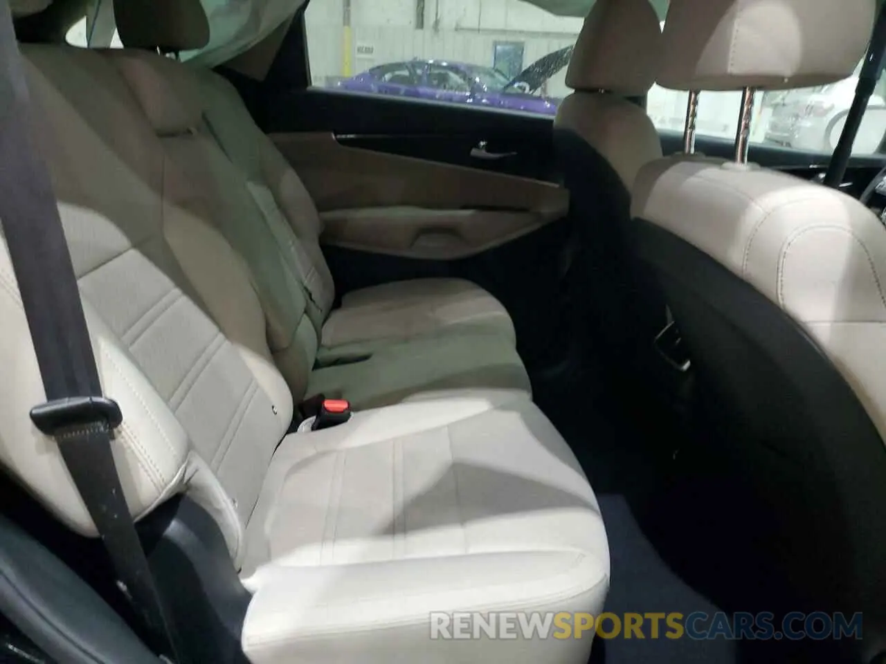 11 Photograph of a damaged car 5XYPGDA55KG523958 KIA SORENTO 2019