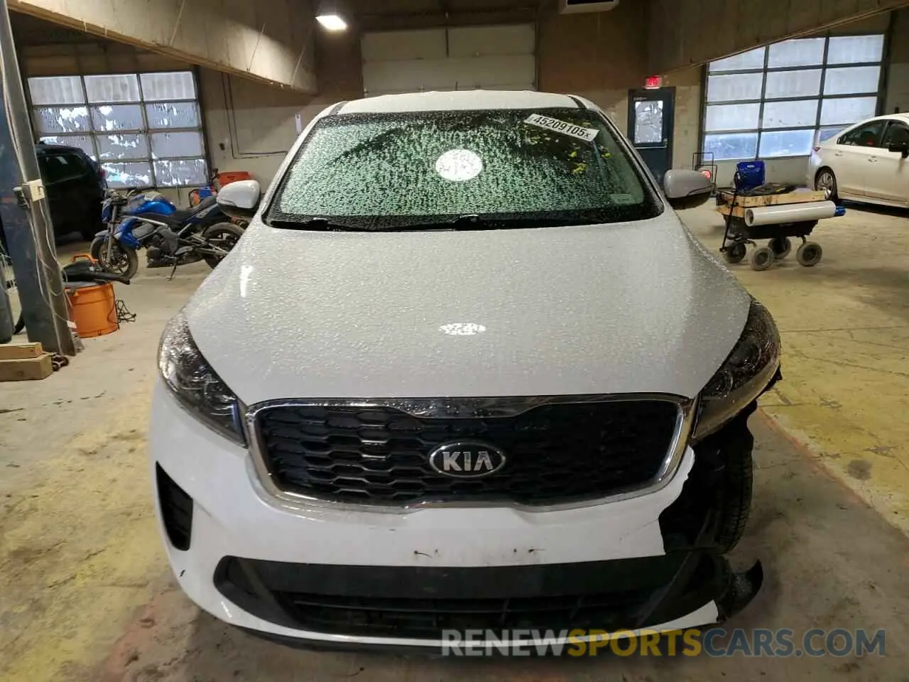 5 Photograph of a damaged car 5XYPGDA55KG561299 KIA SORENTO 2019