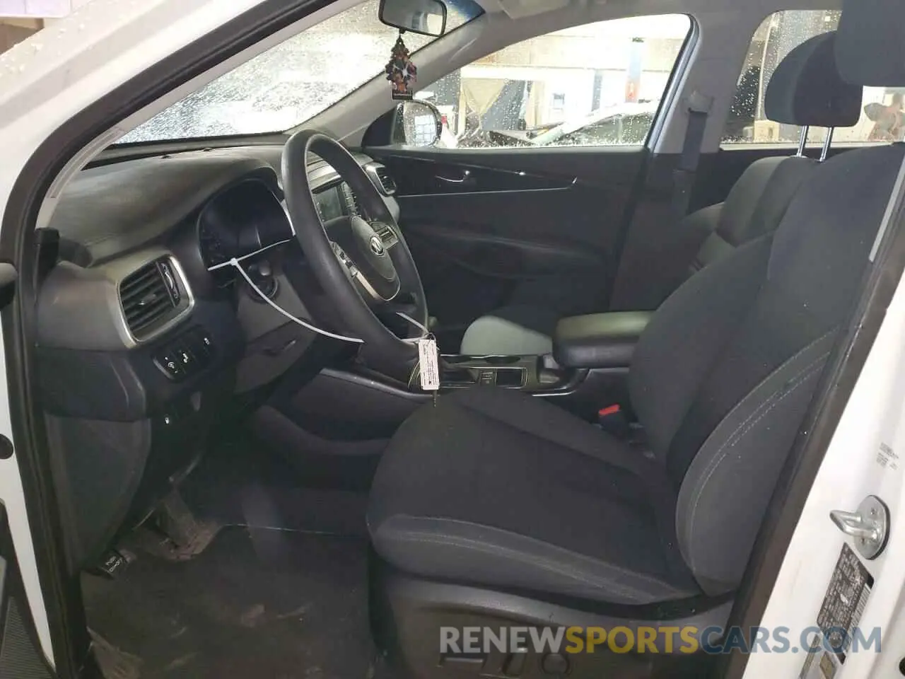 7 Photograph of a damaged car 5XYPGDA55KG561299 KIA SORENTO 2019