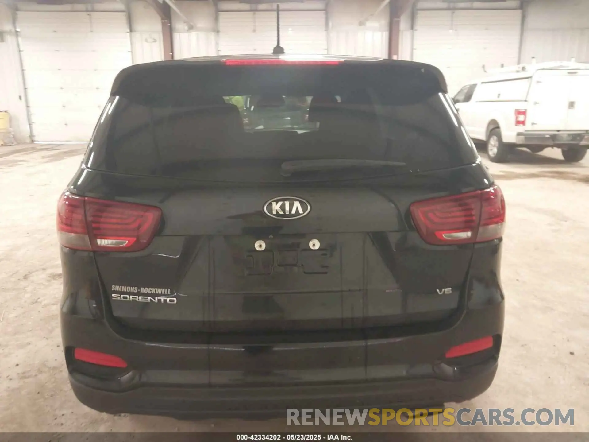 16 Фотография поврежденного автомобиля 5XYPGDA56KG444105 KIA SORENTO 2019