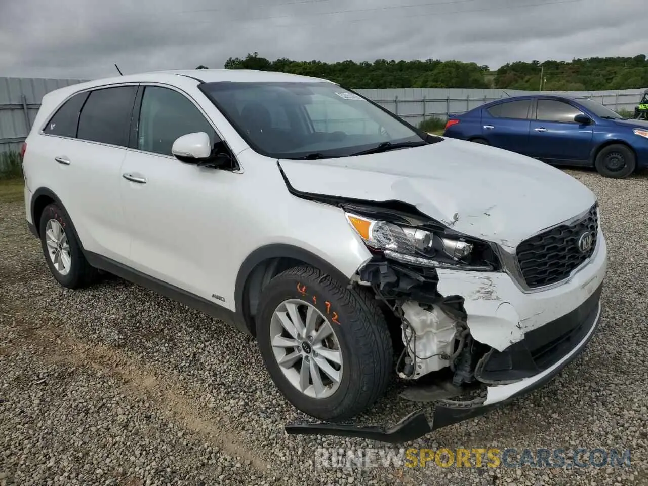 4 Photograph of a damaged car 5XYPGDA56KG558881 KIA SORENTO 2019