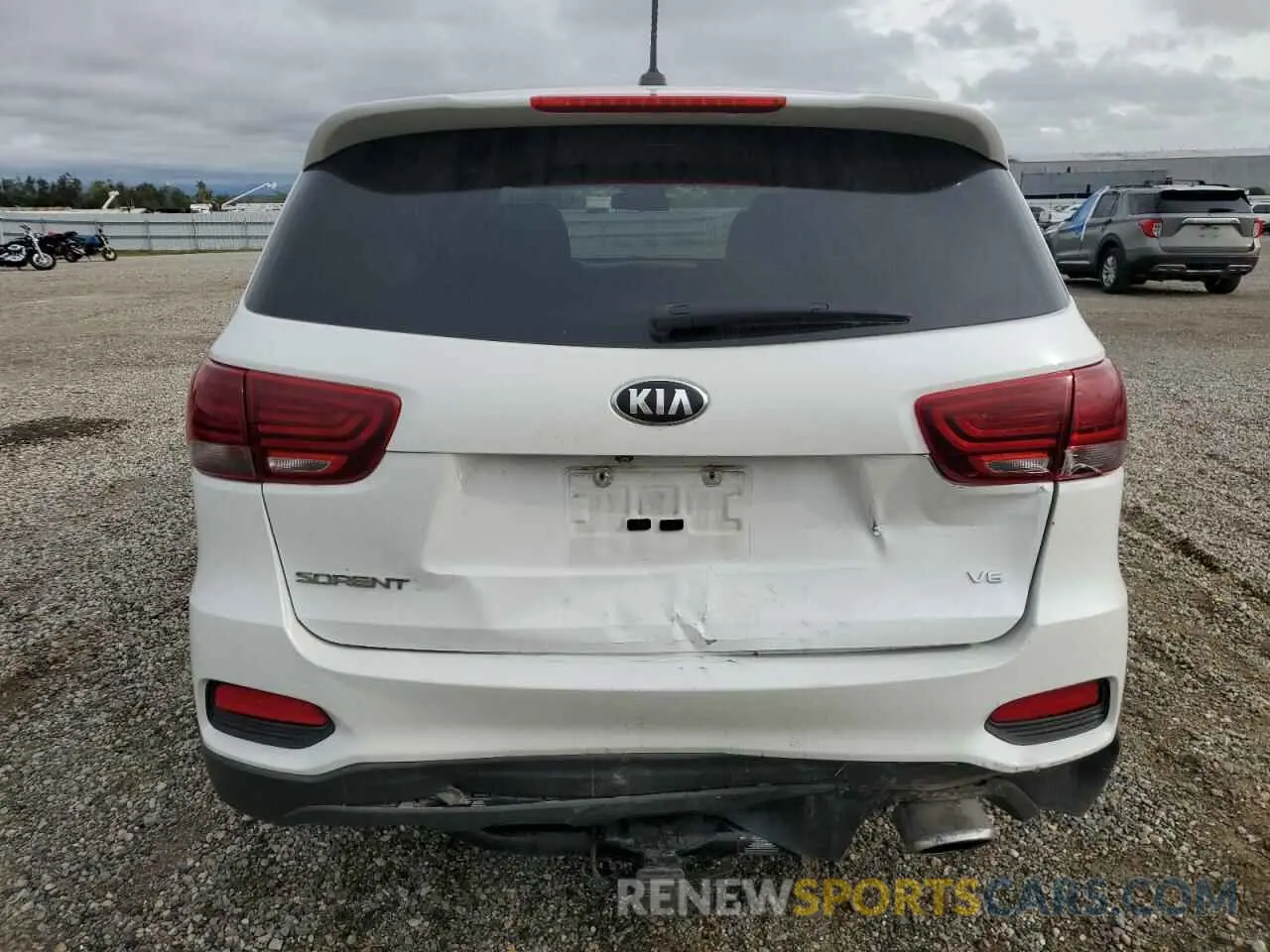 6 Photograph of a damaged car 5XYPGDA56KG558881 KIA SORENTO 2019